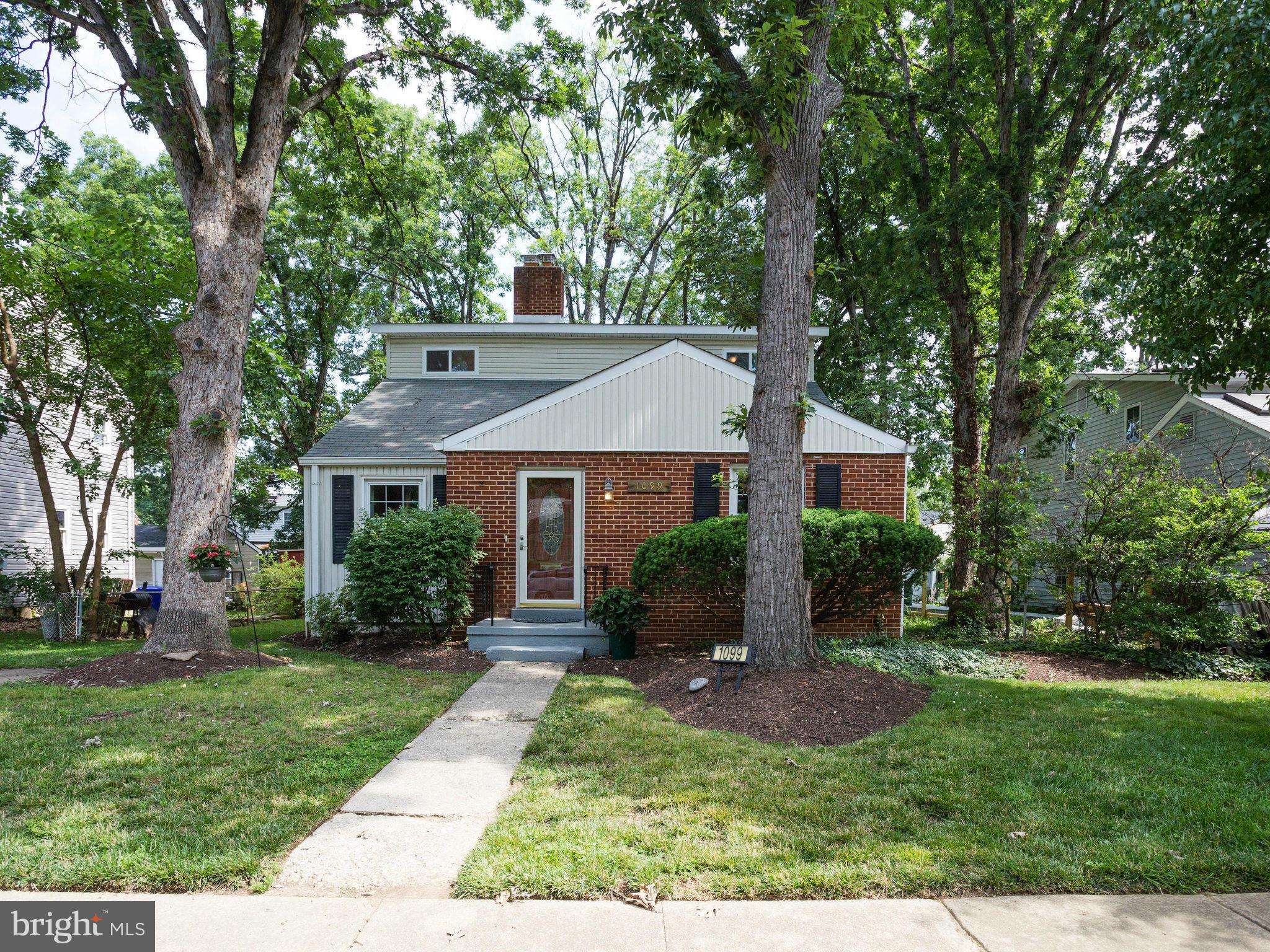 Arlington, VA 22204,1099 FOREST DR