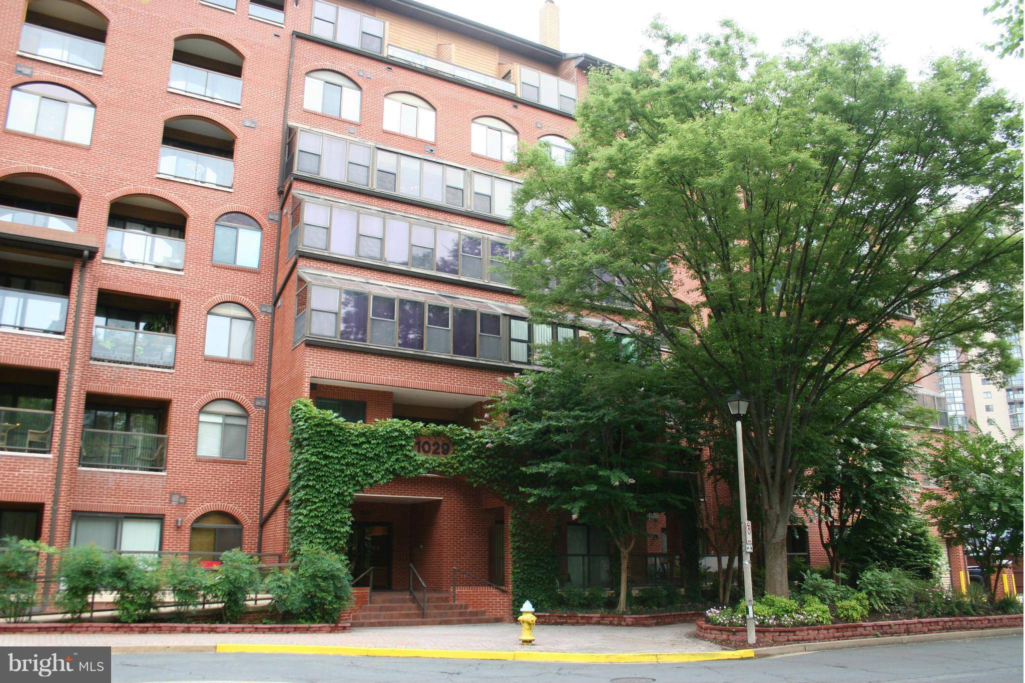 Arlington, VA 22201,1029 STUART ST #107