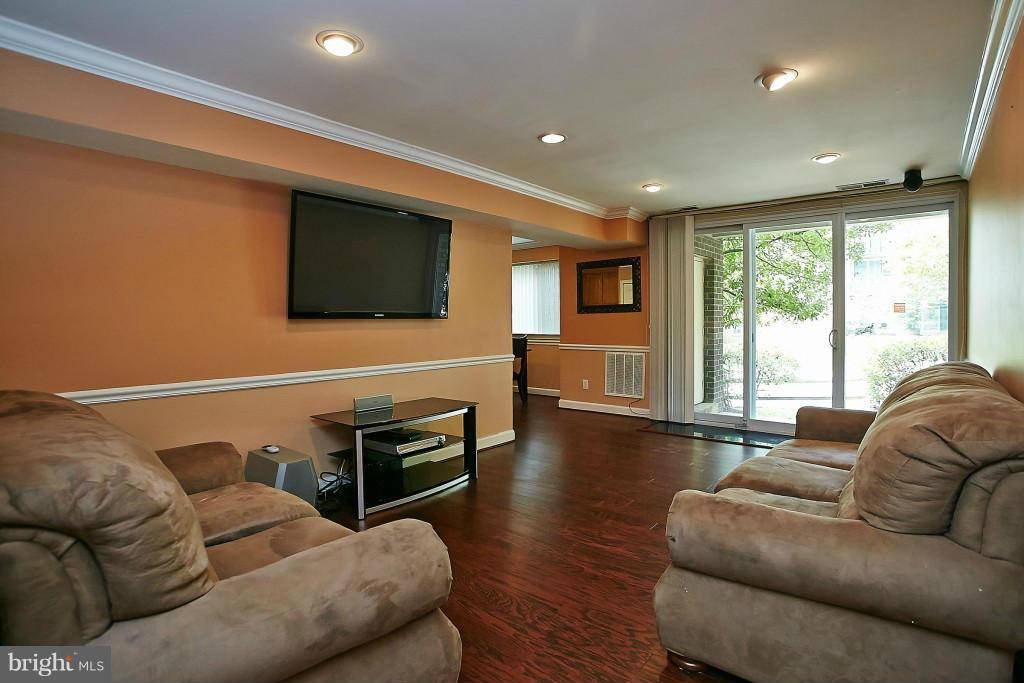 Arlington, VA 22204,5009 7TH RD S #T1