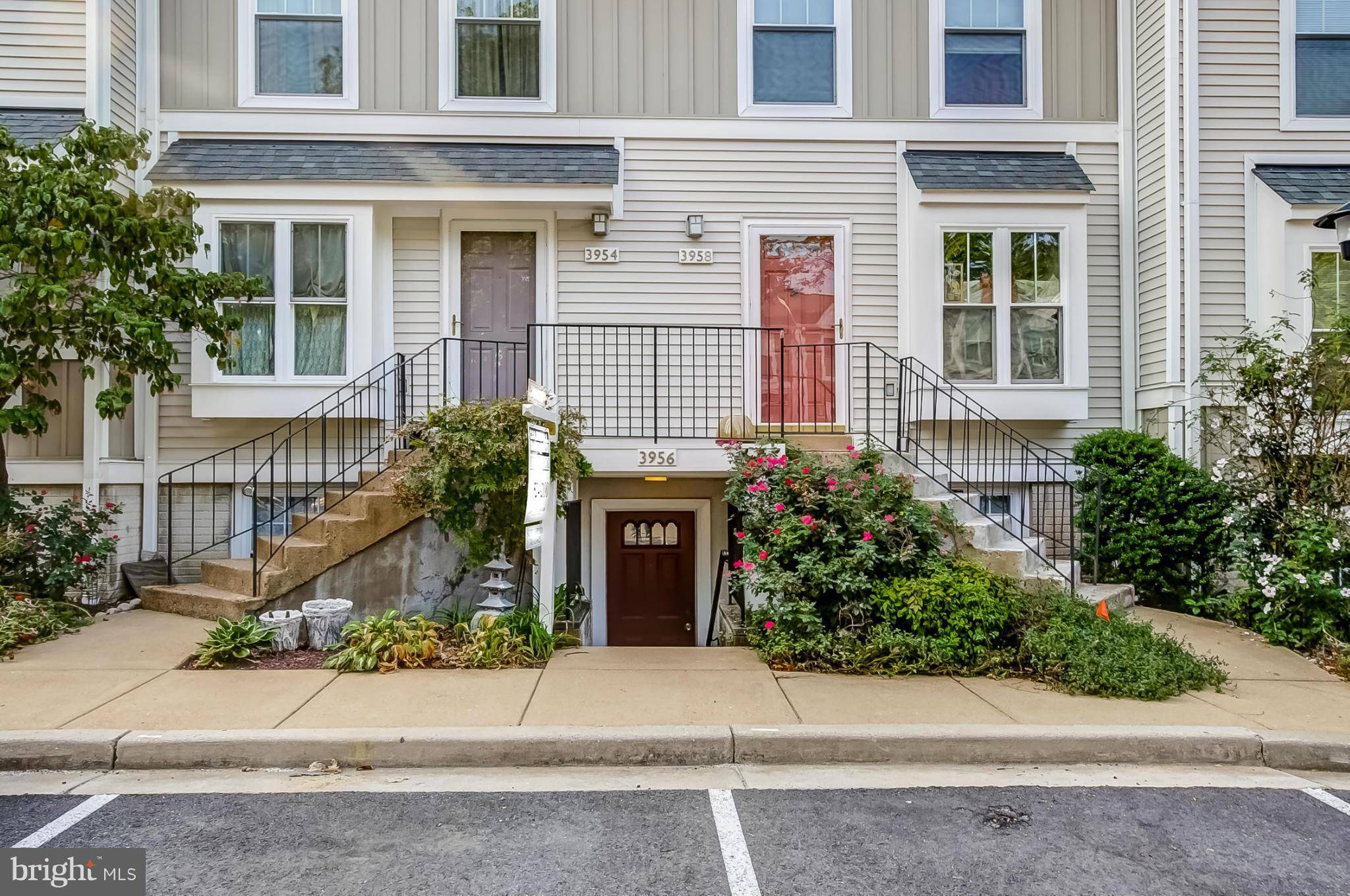 Arlington, VA 22204,3956 9TH RD S