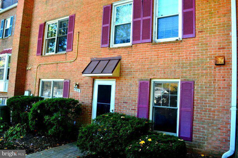 Arlington, VA 22204,4919 7TH RD S #4919