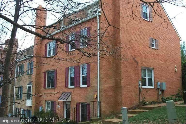 Arlington, VA 22204,4919 7TH RD S #4919