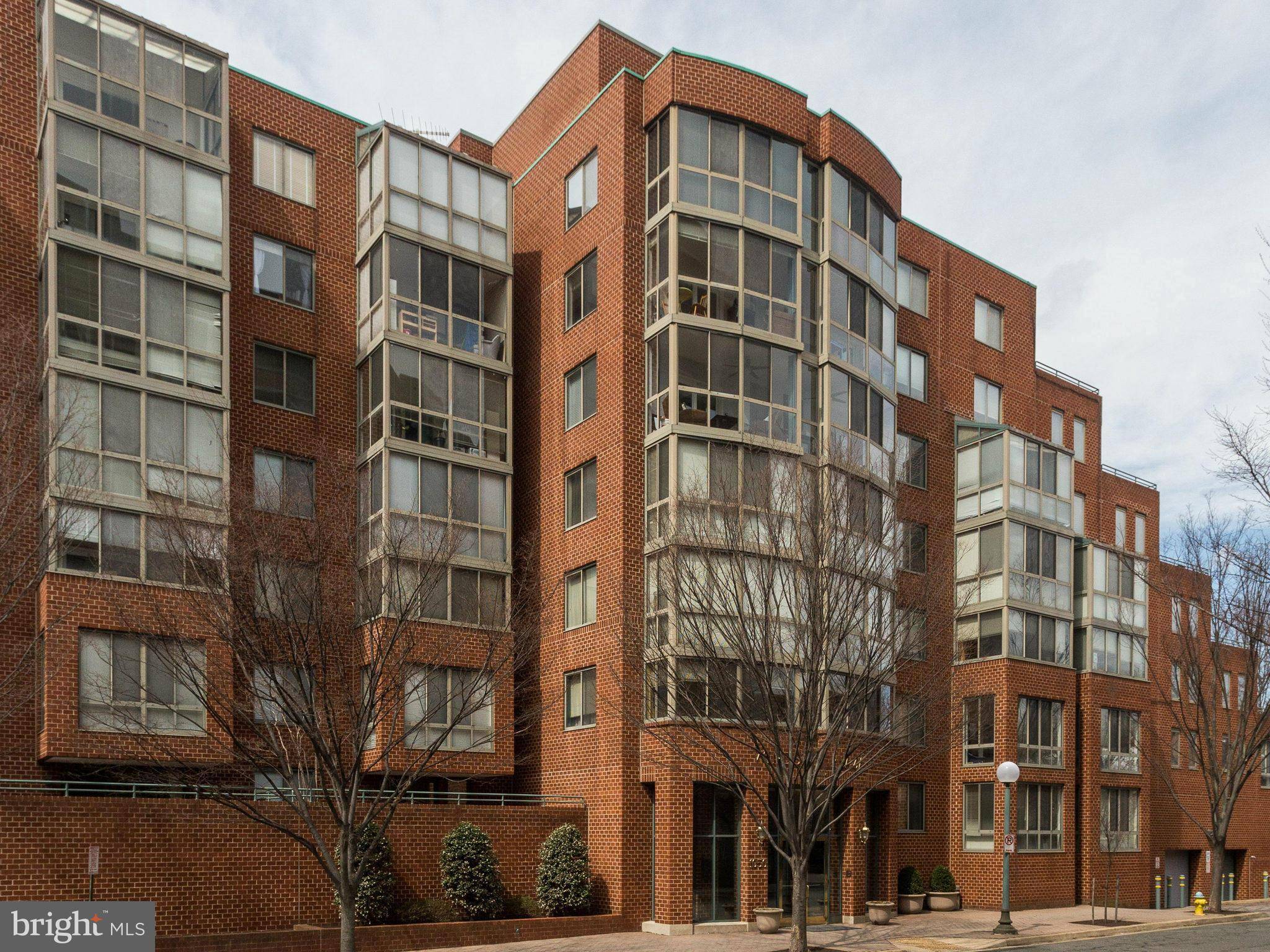 Arlington, VA 22201,1050 TAYLOR ST #1-505