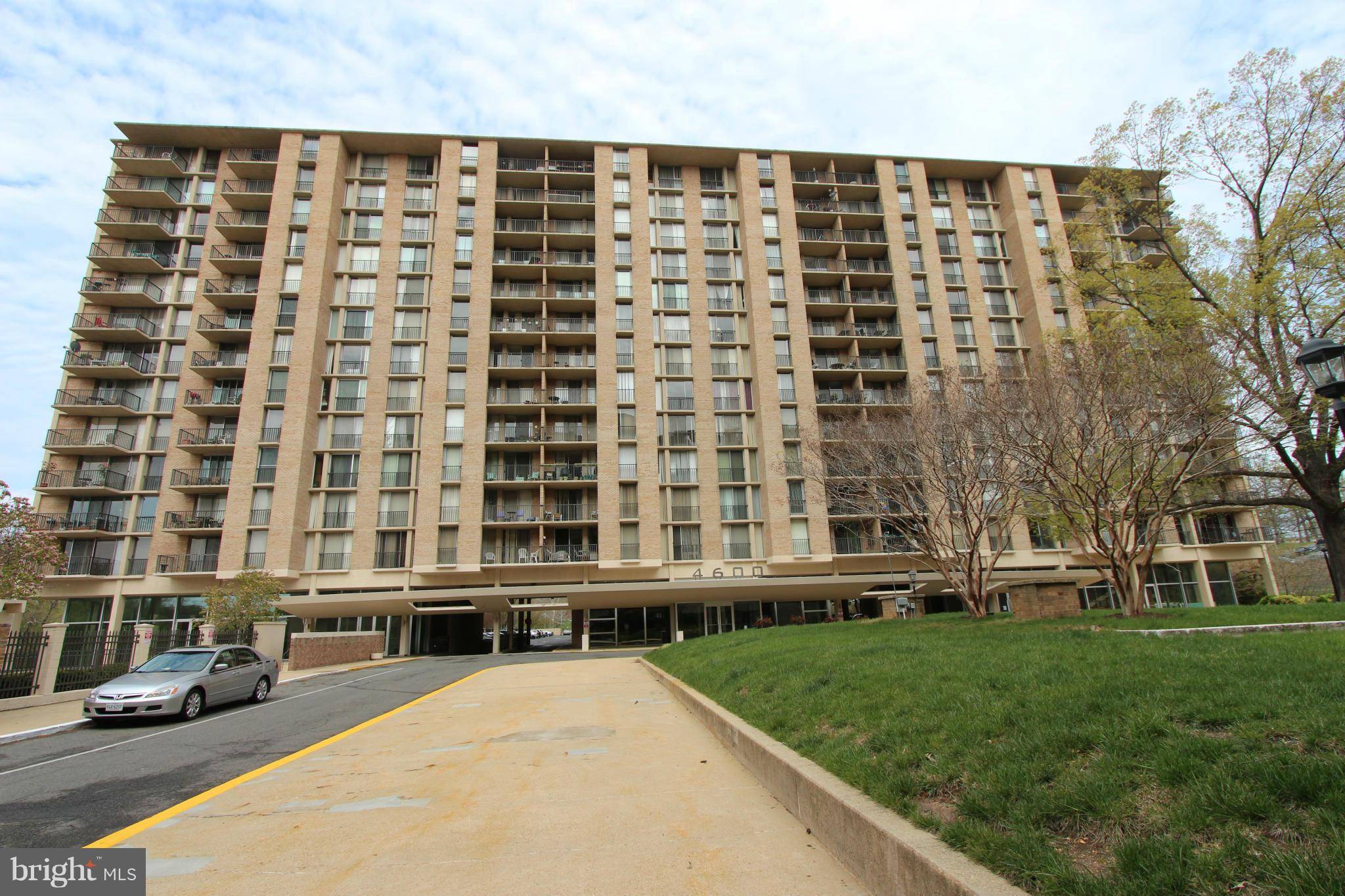 Arlington, VA 22204,4600 FOUR MILE RUN DR #1122