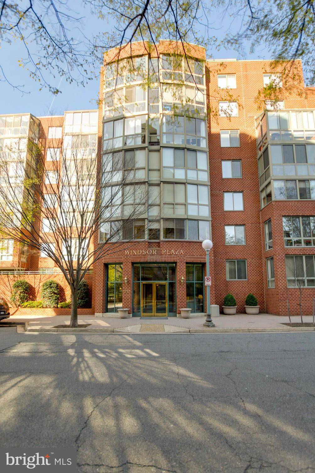 Arlington, VA 22201,1050 TAYLOR ST #1-213