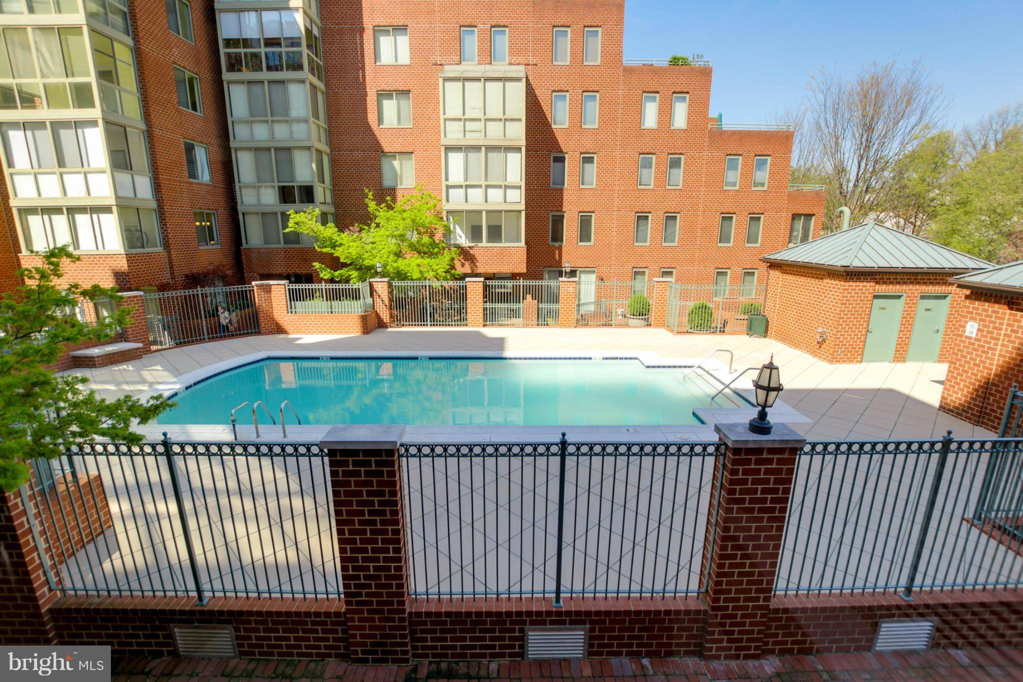 Arlington, VA 22201,1050 TAYLOR ST #1-213