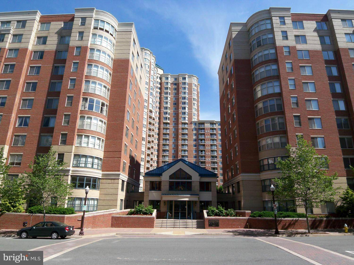 Arlington, VA 22203,3835 9TH ST N #210W