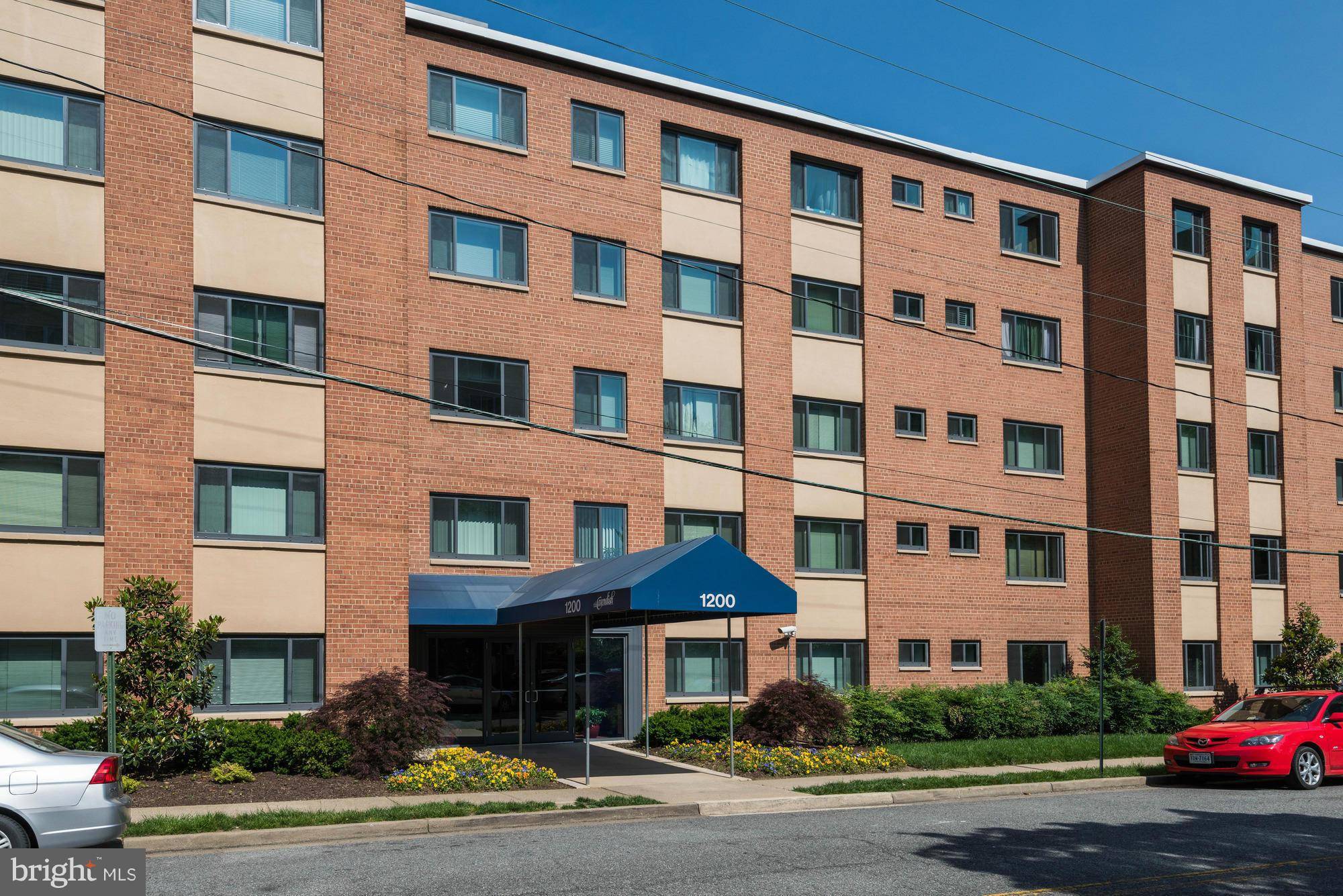 Arlington, VA 22202,1200 ARLINGTON RIDGE RD #618