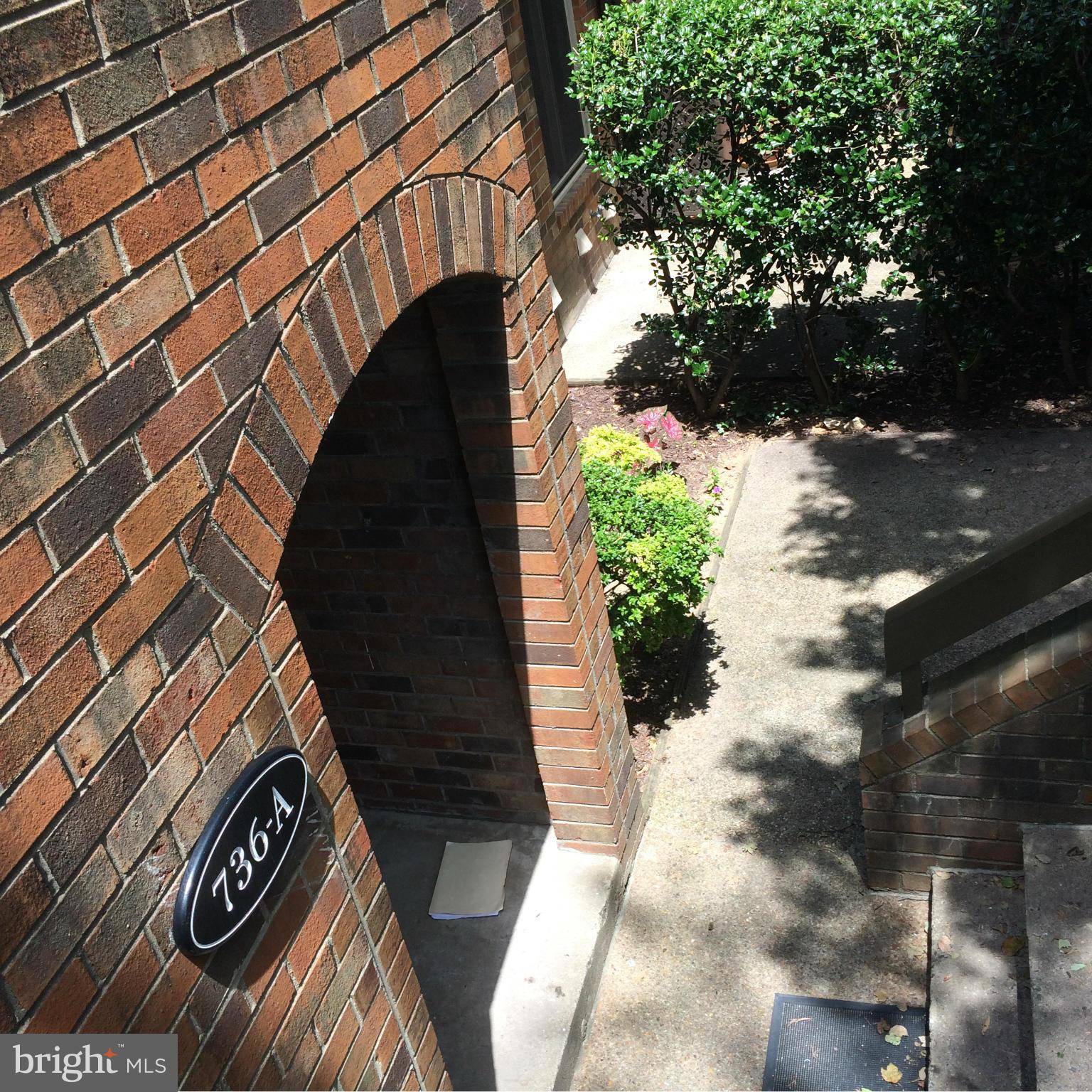 Arlington, VA 22202,736 15TH ST S #1