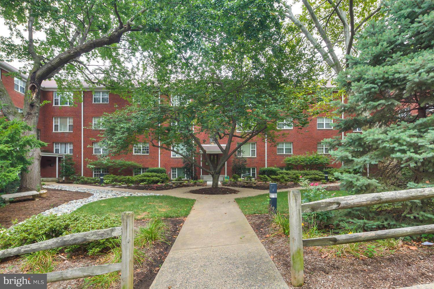 Arlington, VA 22209,1427 NASH ST N #20