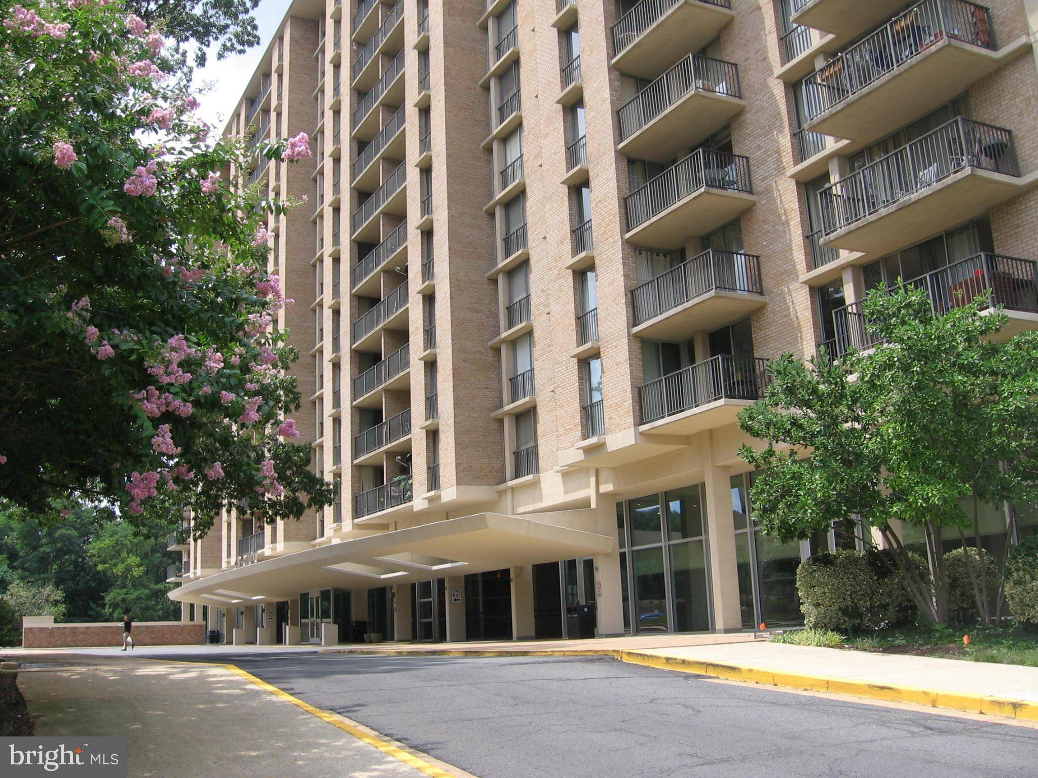 Arlington, VA 22204,4600 FOUR MILE RUN DR S #1204