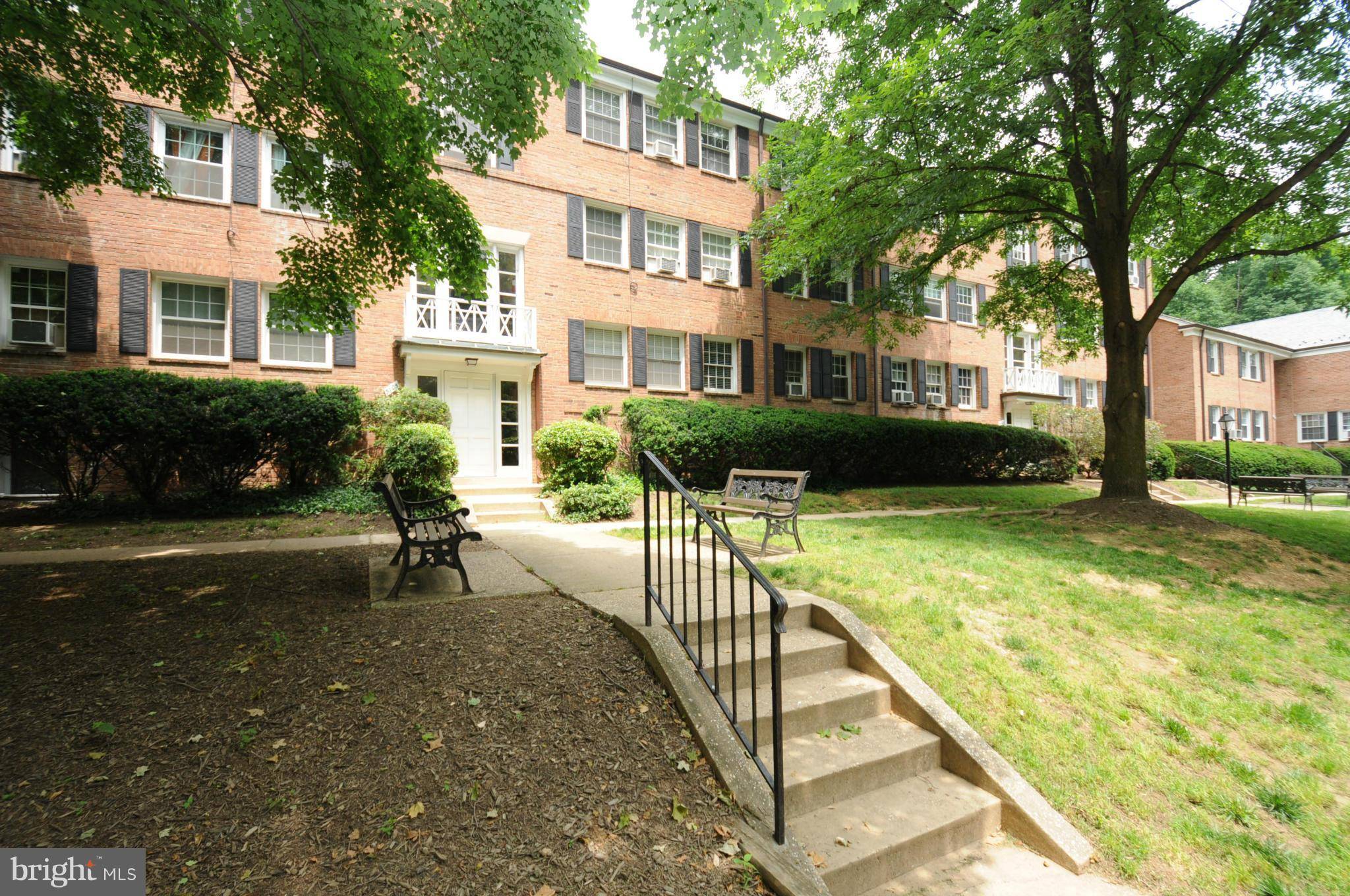 Arlington, VA 22204,5105 10TH ST S #6