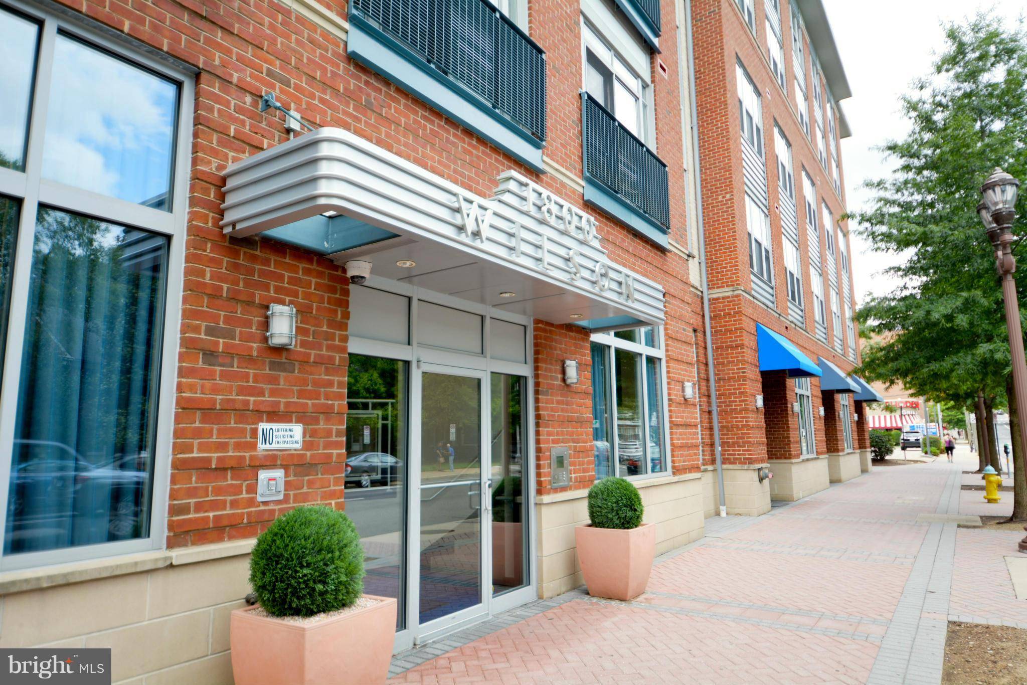 Arlington, VA 22201,1800 WILSON BLVD #320