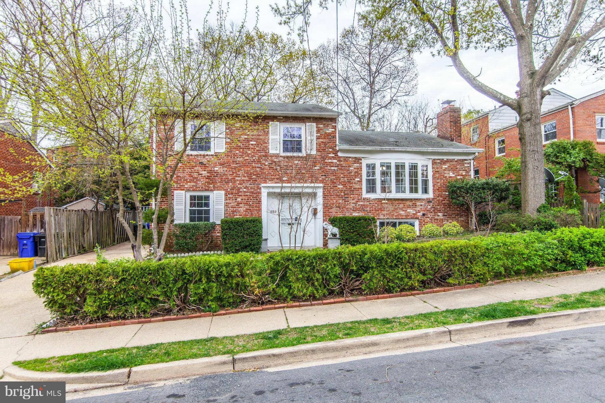 Arlington, VA 22204,659 GREENBRIER ST