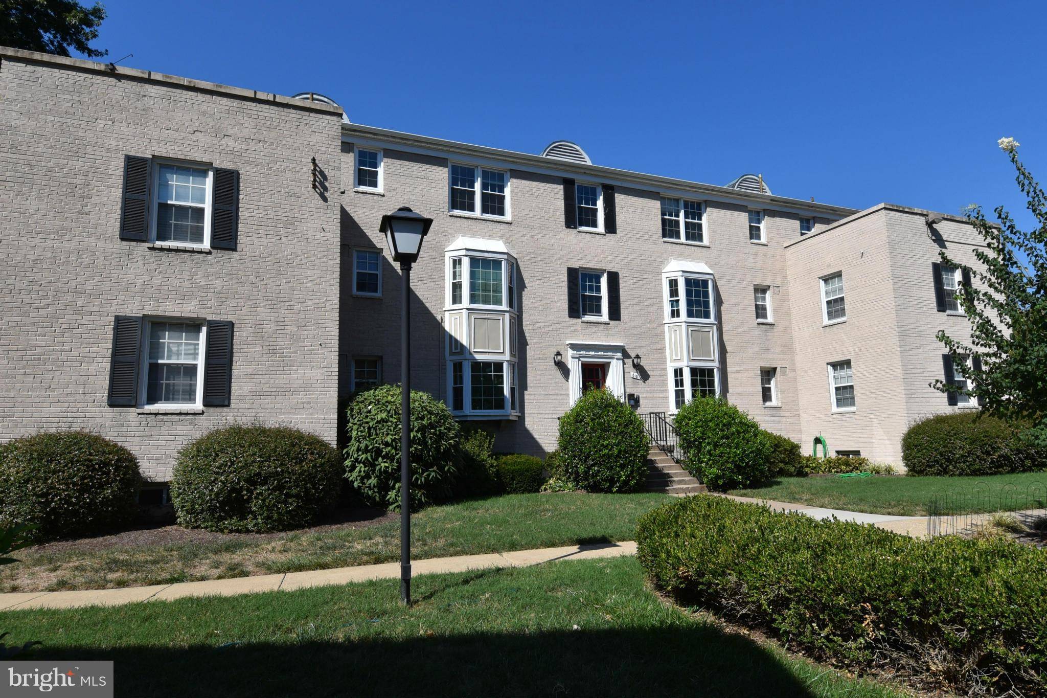 Arlington, VA 22204,818 ARLINGTON MILL DR #4-103