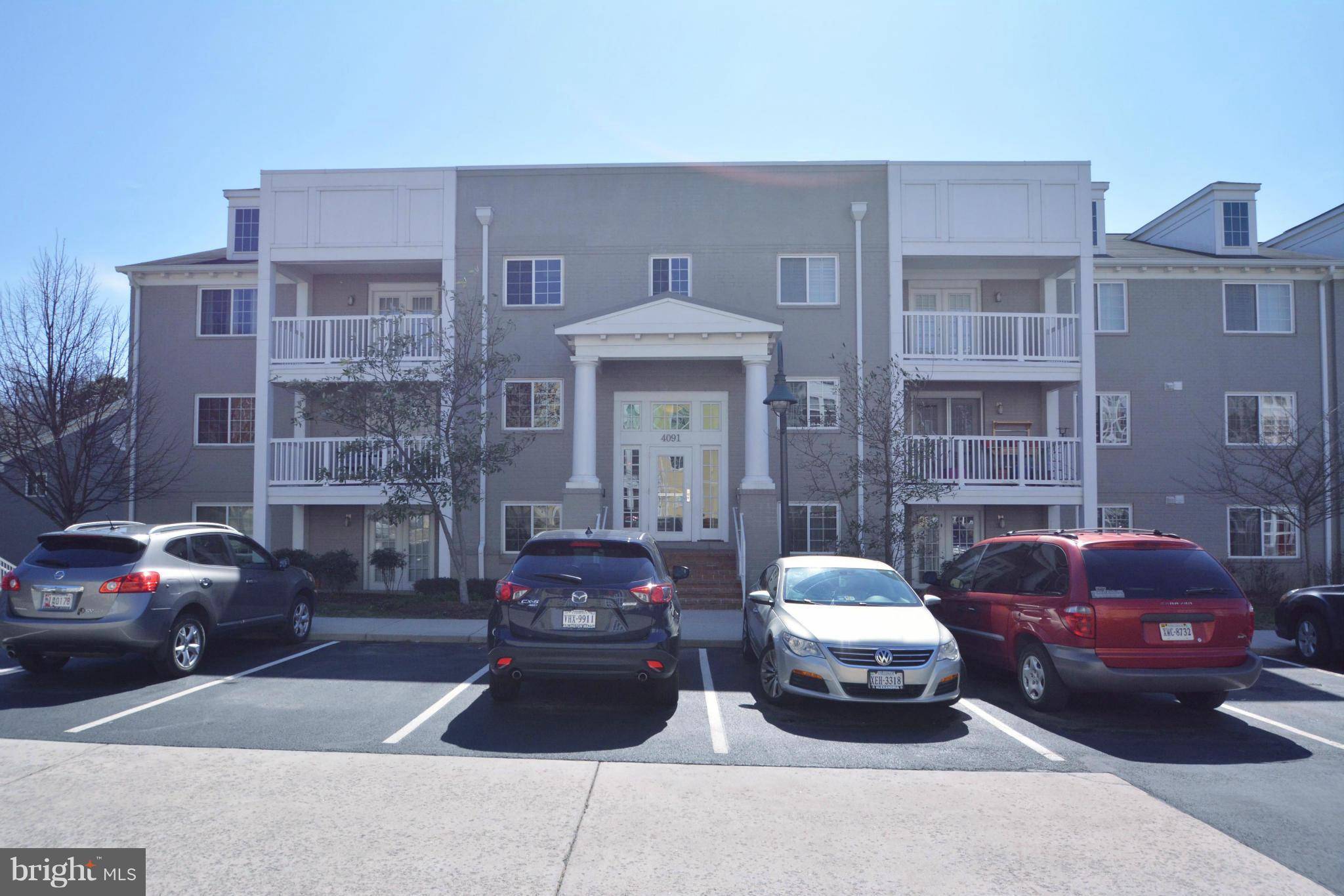 Arlington, VA 22204,4091 FOUR MILE RUN DR #102