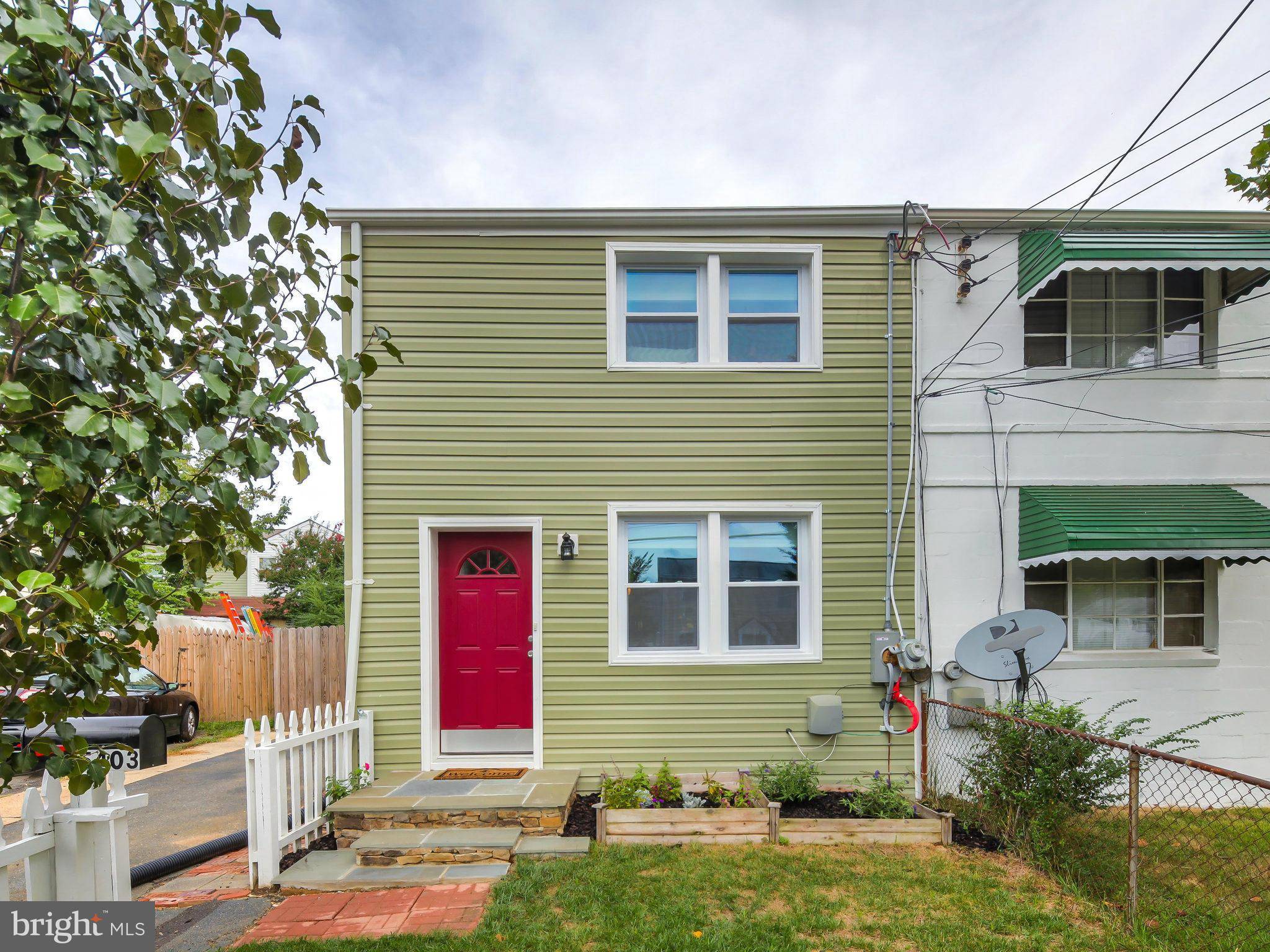 Arlington, VA 22204,5403 8TH PL S