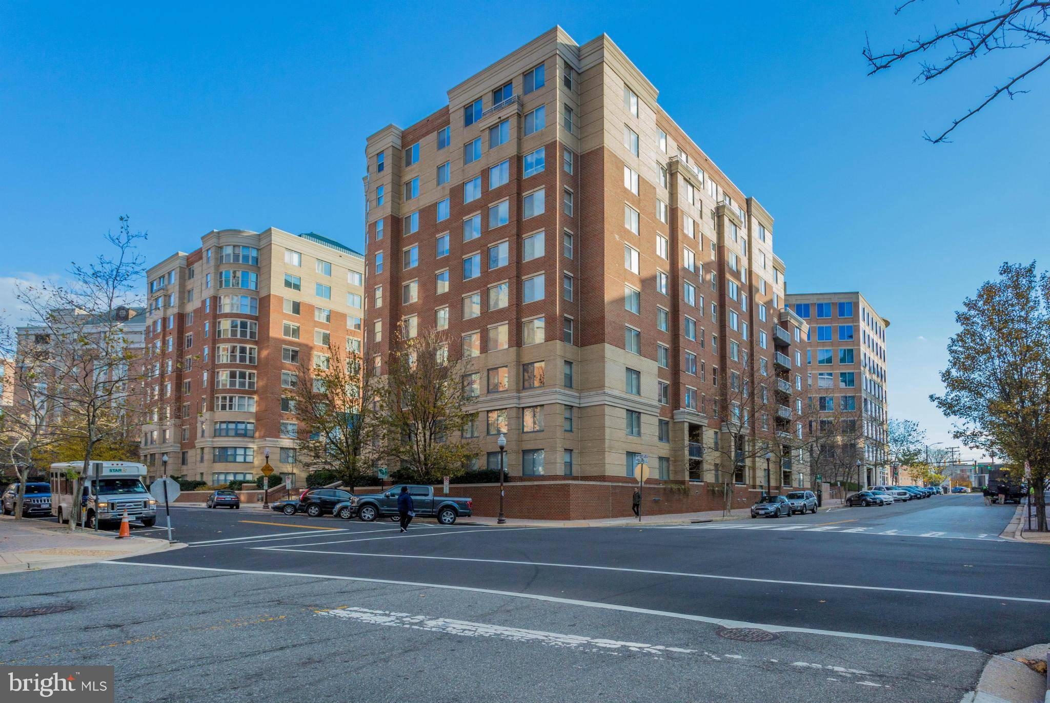 Arlington, VA 22203,3830 9TH ST N #504E