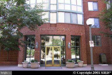 Arlington, VA 22201,1050 TAYLOR ST #1-109