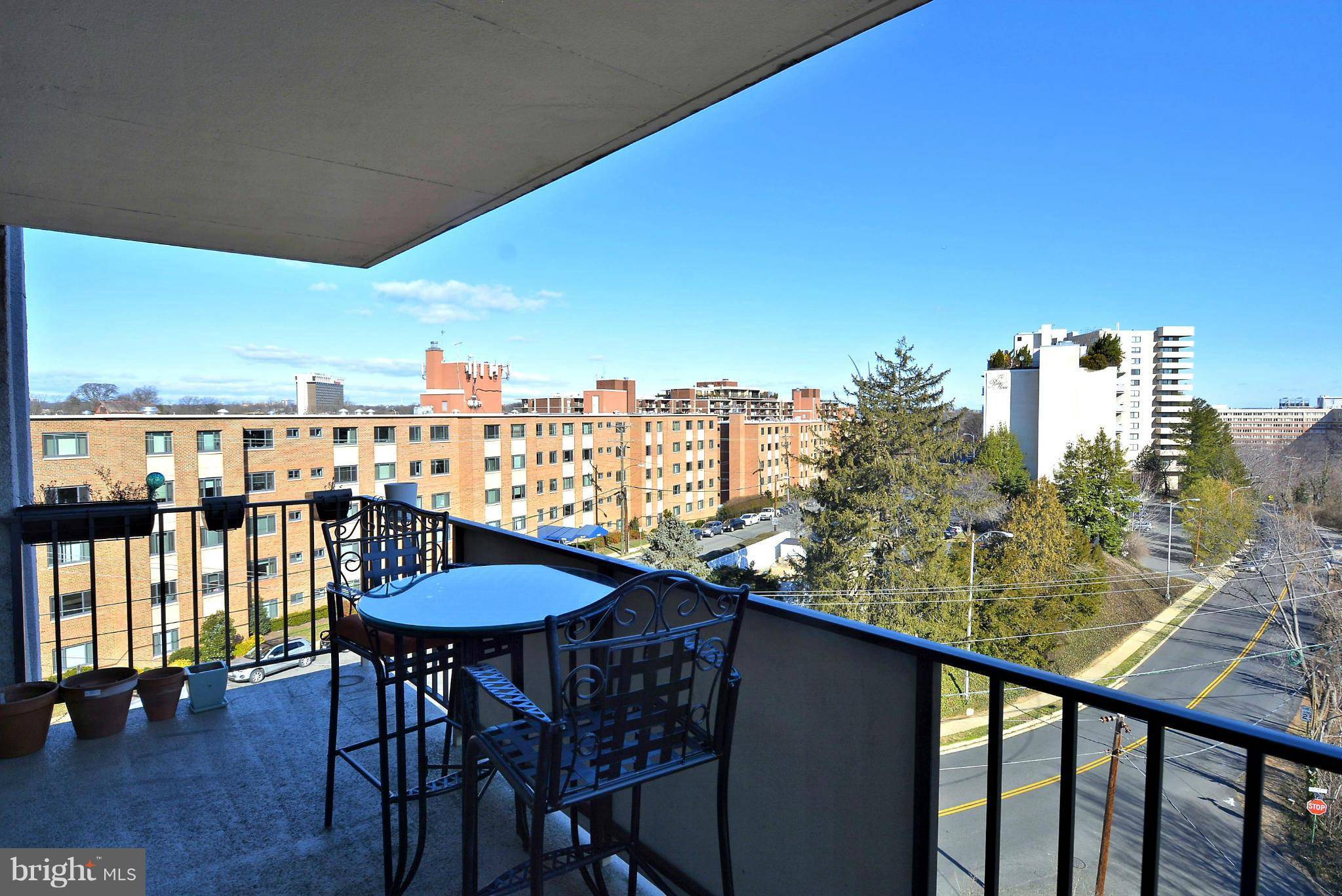 Arlington, VA 22202,1515 ARLINGTON RIDGE RD #605