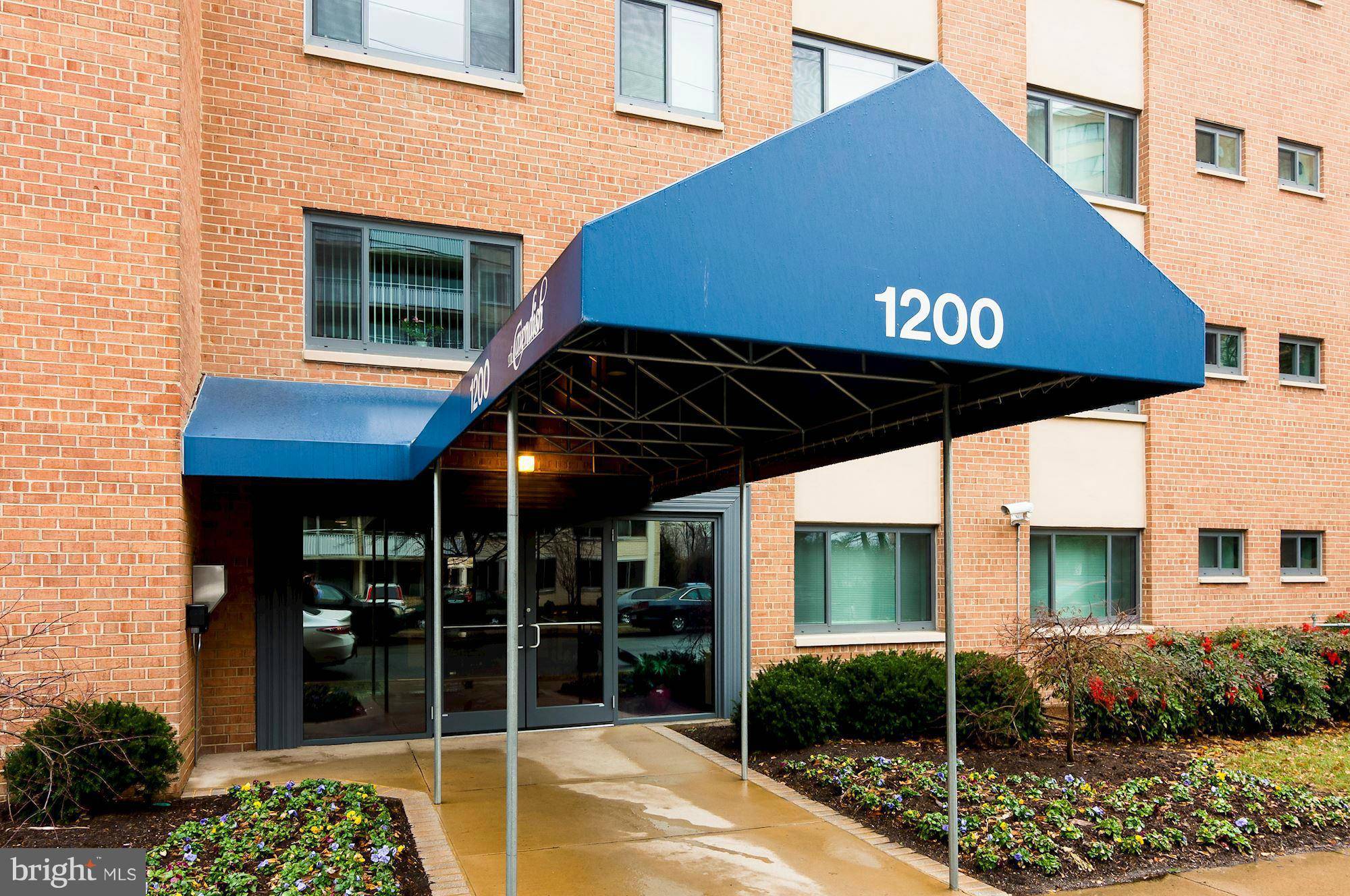 Arlington, VA 22202,1200 ARLINGTON RIDGE RD #704