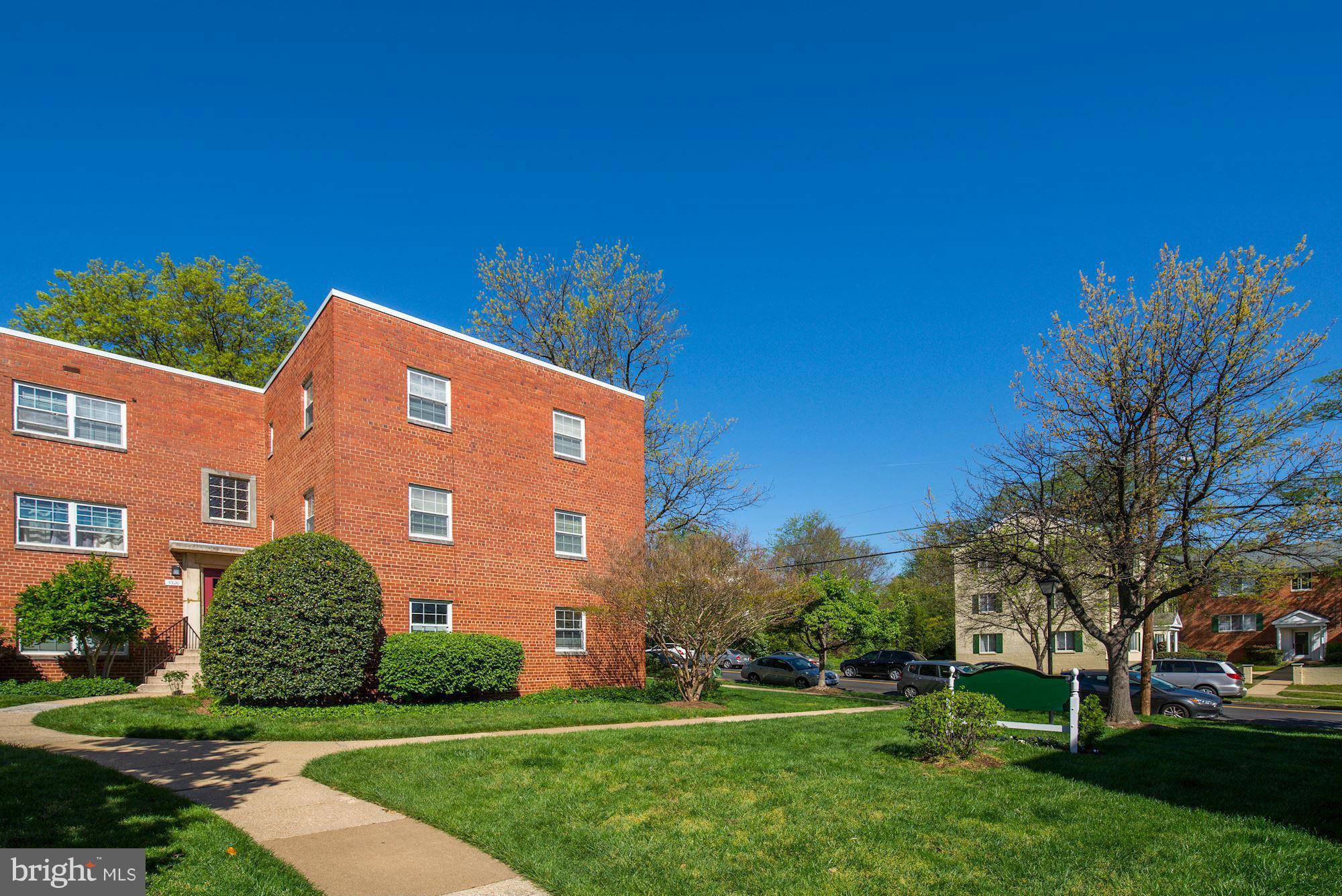 Arlington, VA 22204,5320 8TH RD S #3