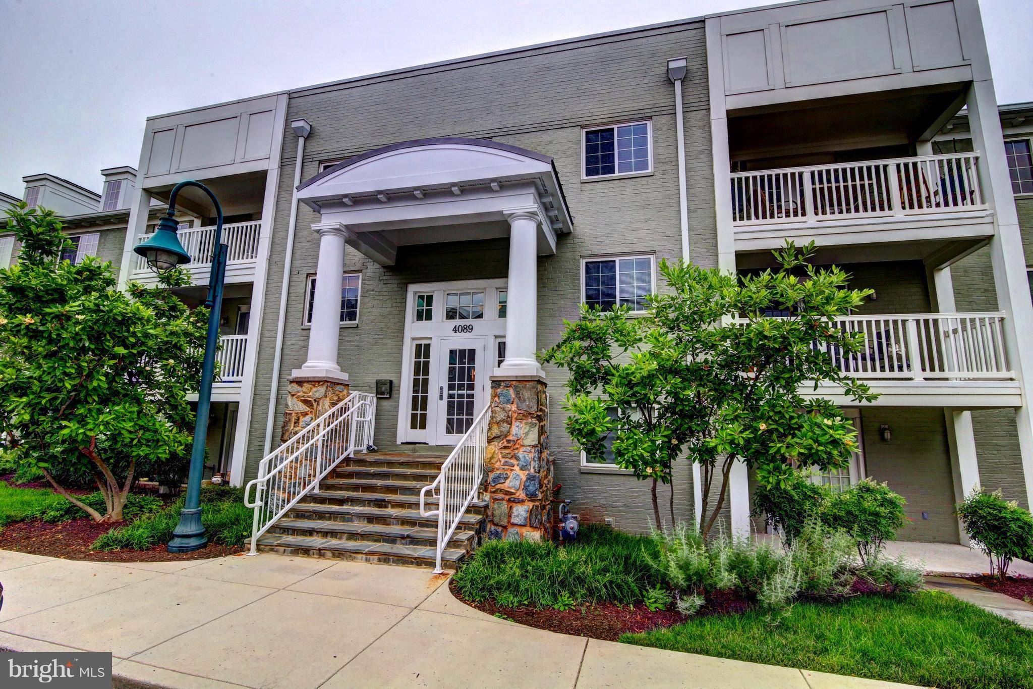 Arlington, VA 22204,4089 FOUR MILE RUN DR S #401