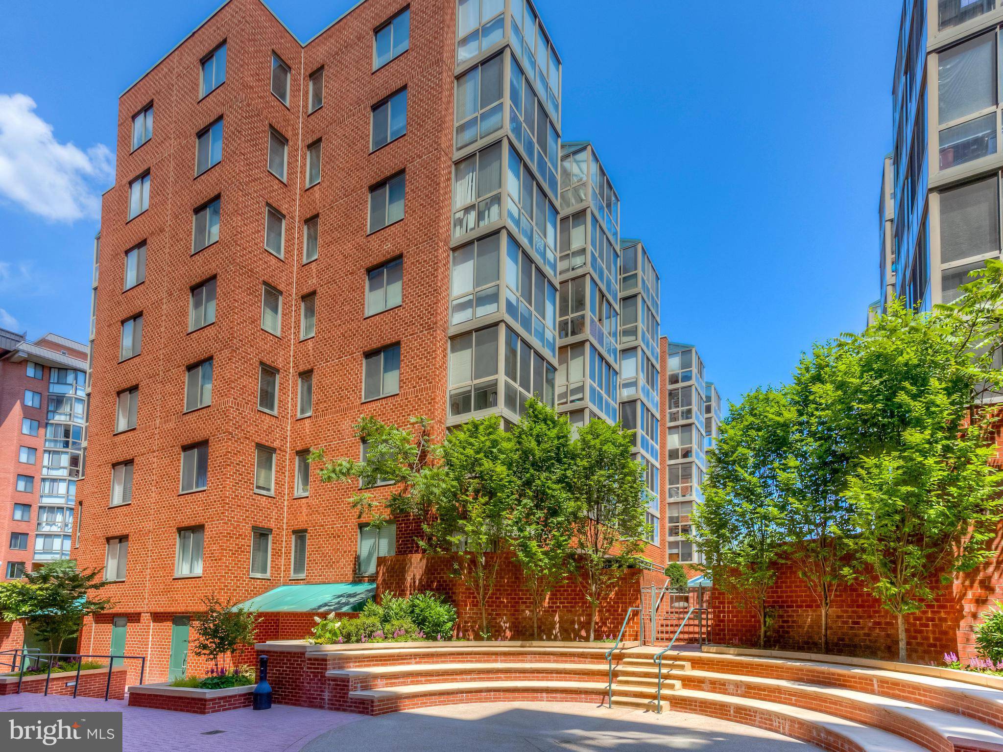 Arlington, VA 22201,1045 UTAH ST #2-602