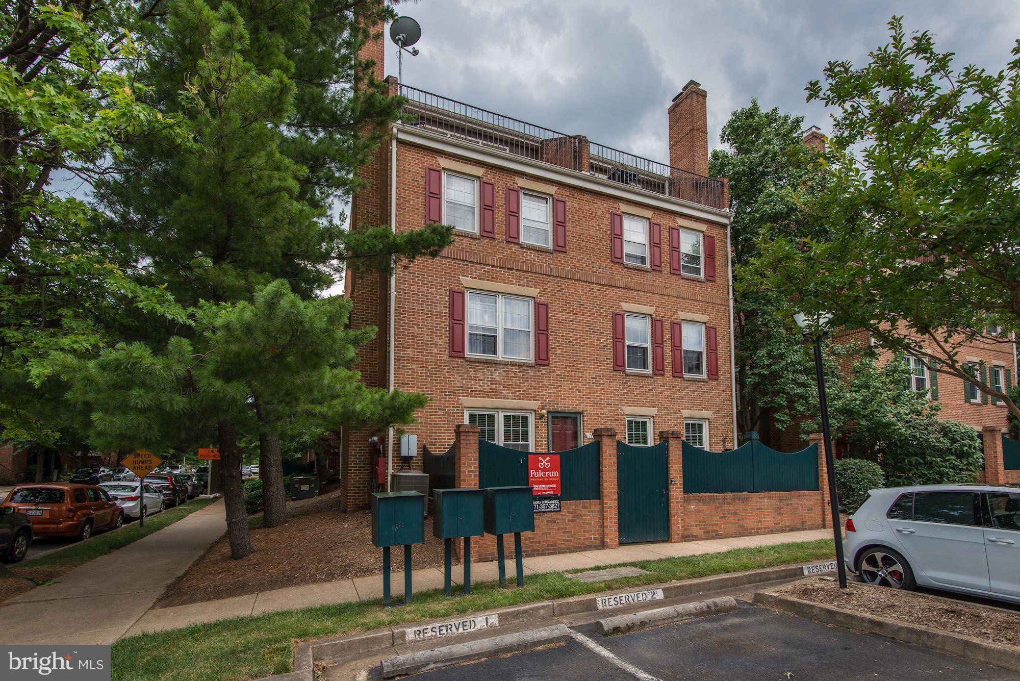 Arlington, VA 22203,746 VERMONT ST #1