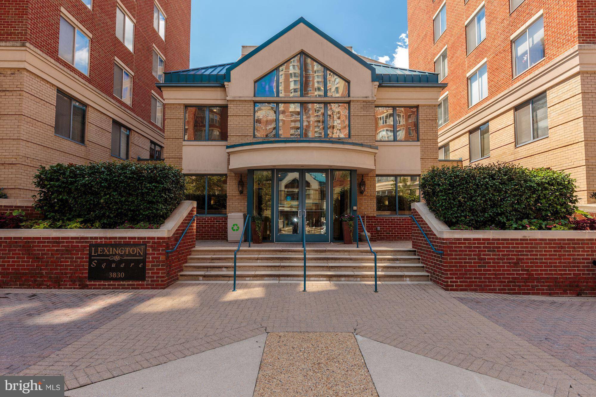 Arlington, VA 22203,3830 9TH ST N #208E