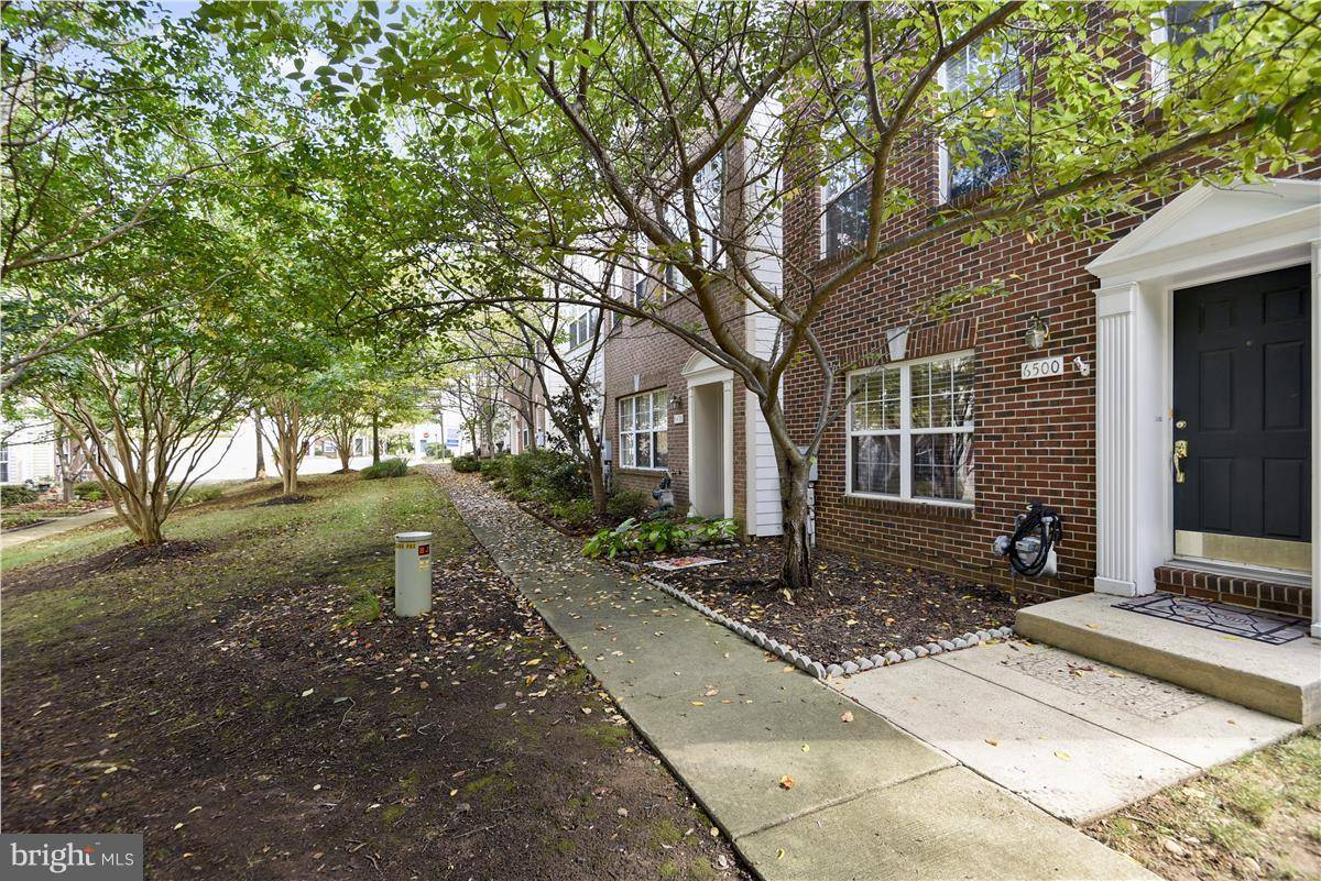 Alexandria, VA 22312,6500 POWATAN KNOLL CT