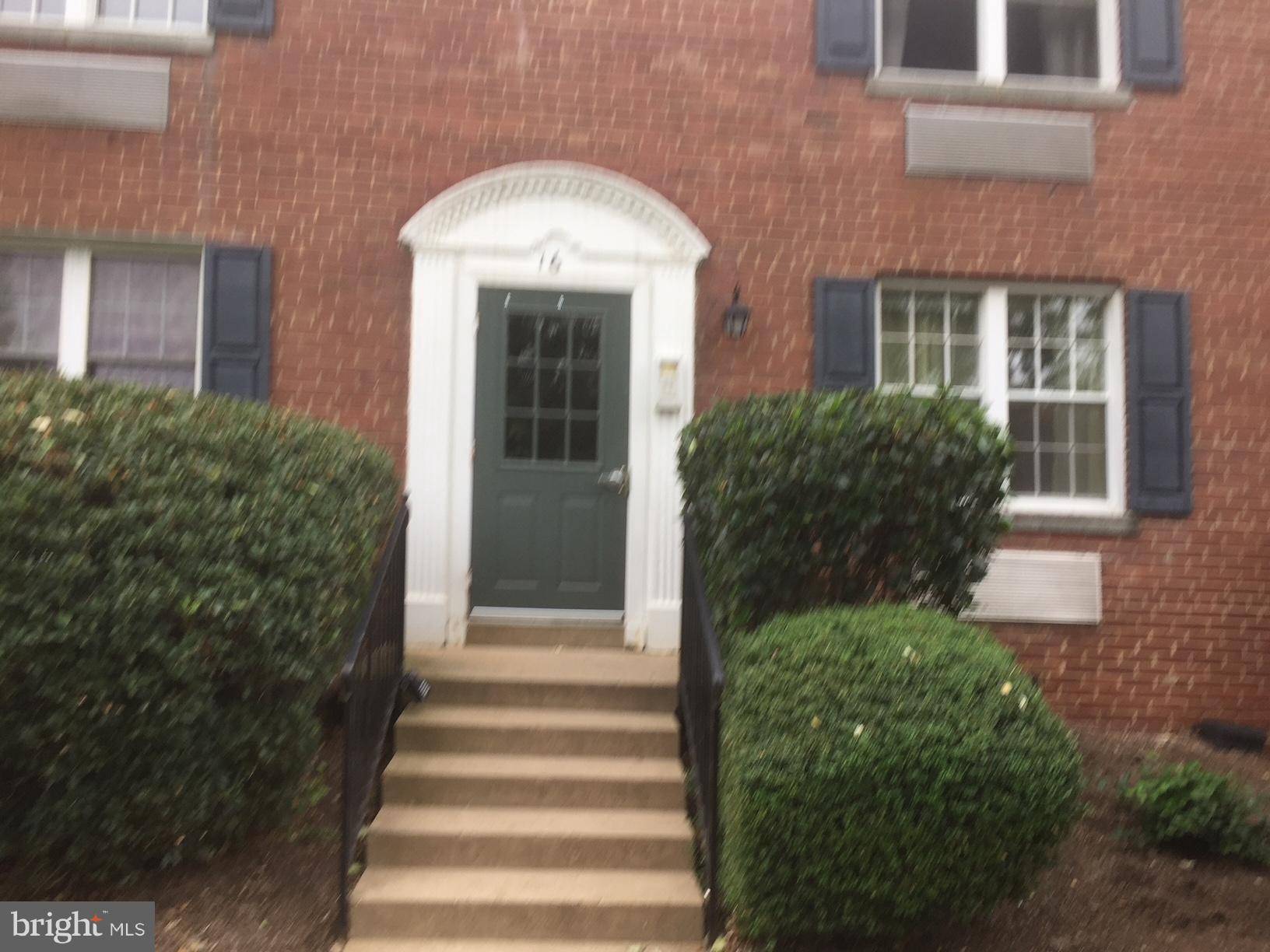 Alexandria, VA 22305,16 AUBURN CT S #B