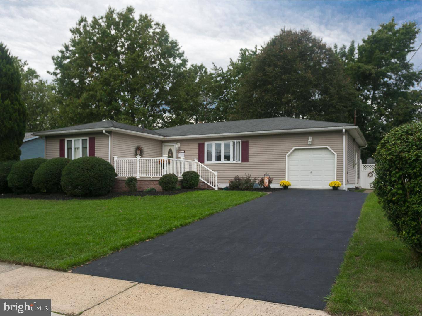 Hamilton Township, NJ 08690,27 MISTY PINE LN