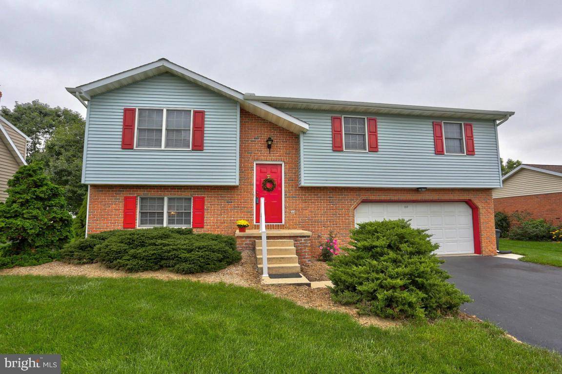 Ephrata, PA 17522,222 STEPHEN LN