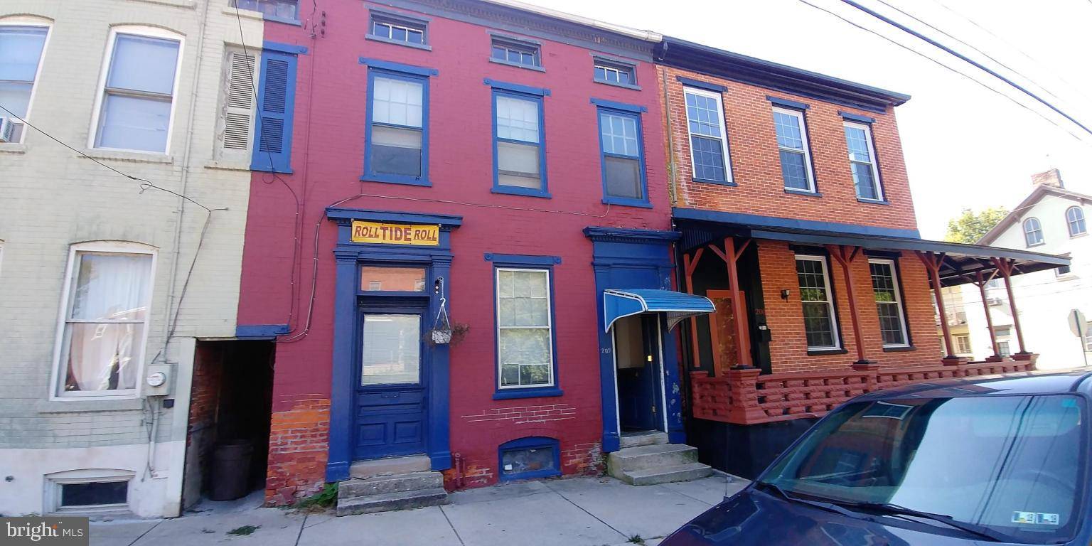 Columbia, PA 17512,202 WALNUT ST