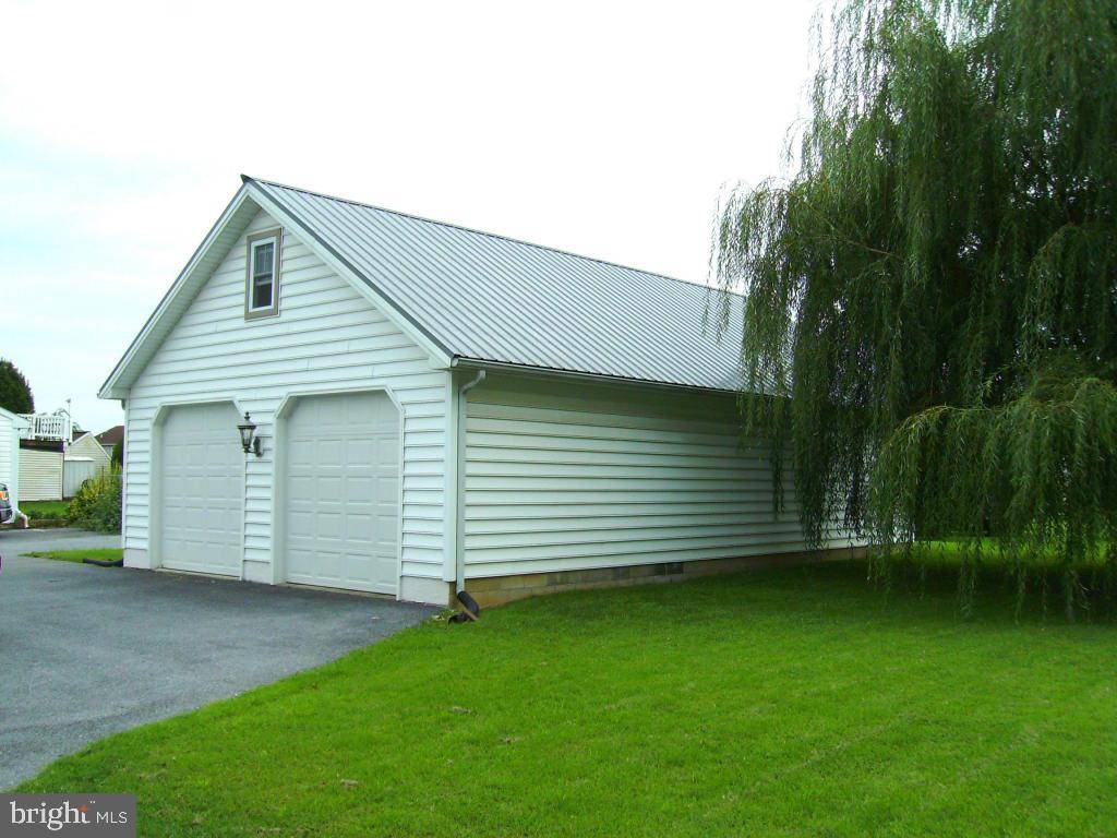 Leola, PA 17540,210 W MAIN ST