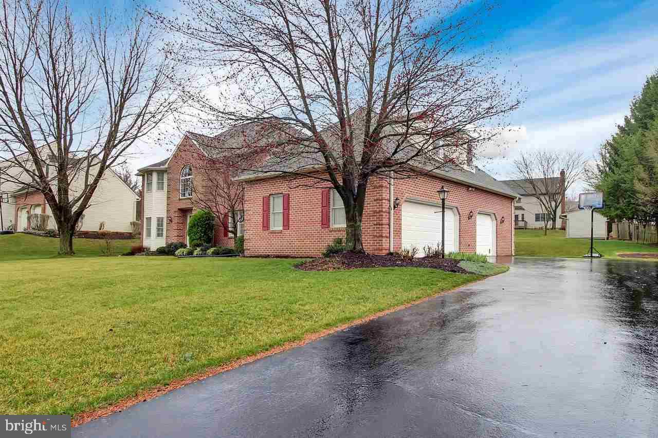 York Twp, PA 17402,2712 PRIMROSE LN