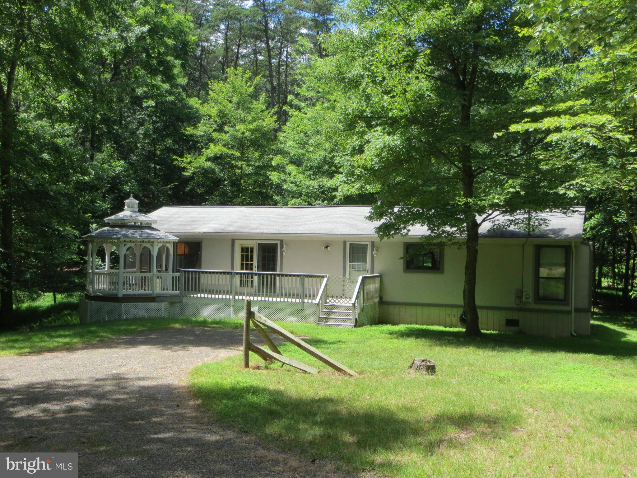 Hedgesville, WV 25427,682 WALDEN RD