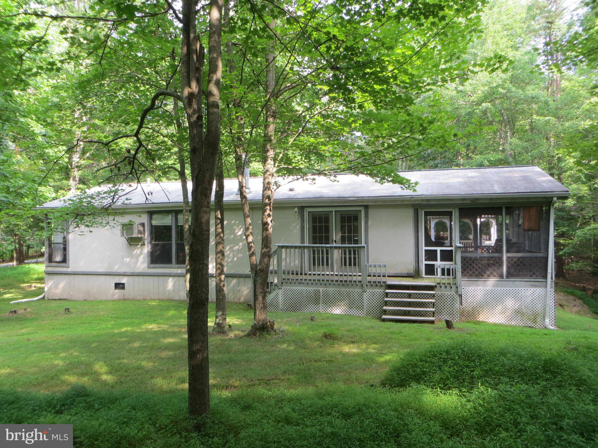 Hedgesville, WV 25427,682 WALDEN RD