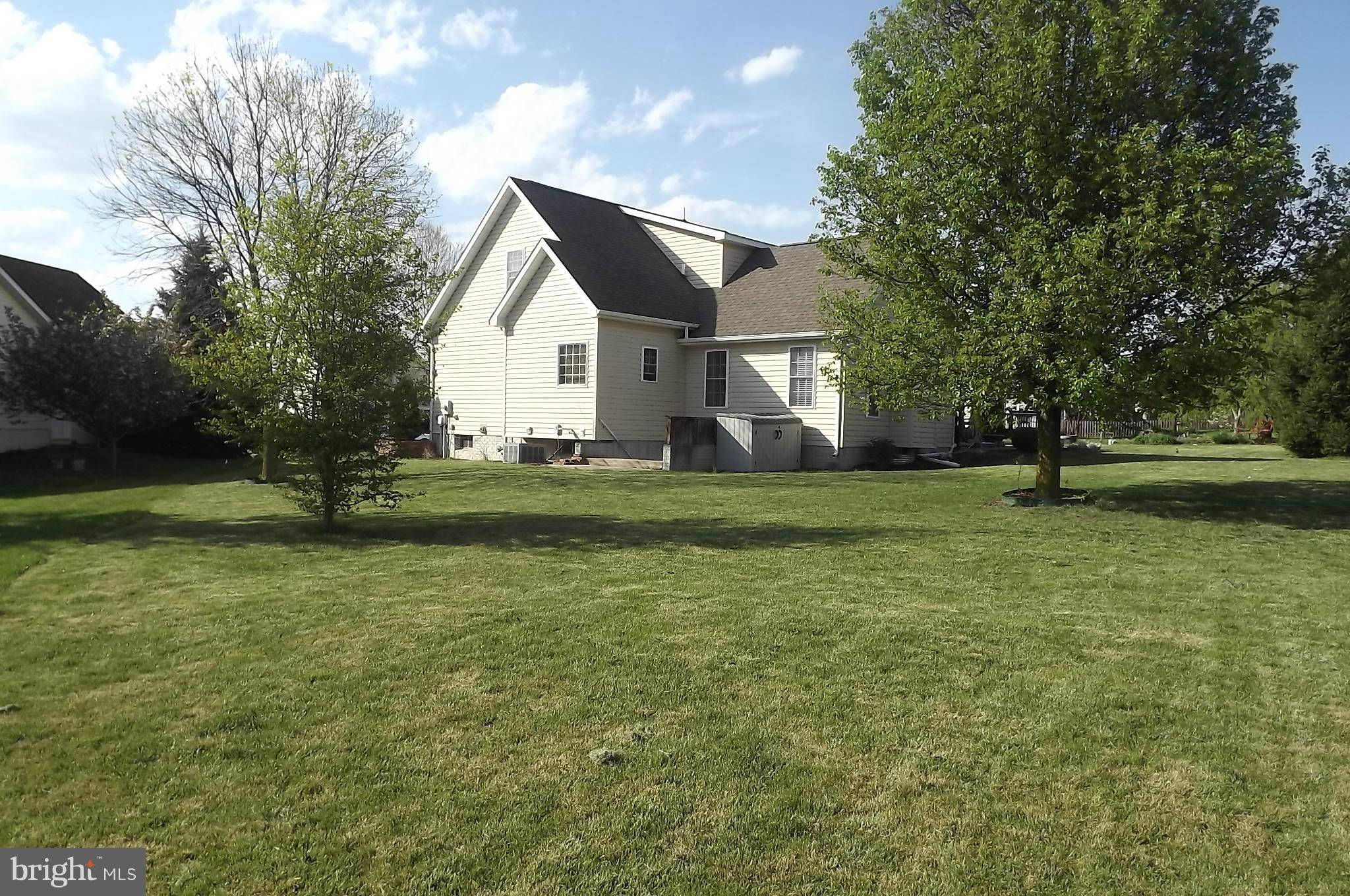 Martinsburg, WV 25405,51 SHOAL CREEK CT