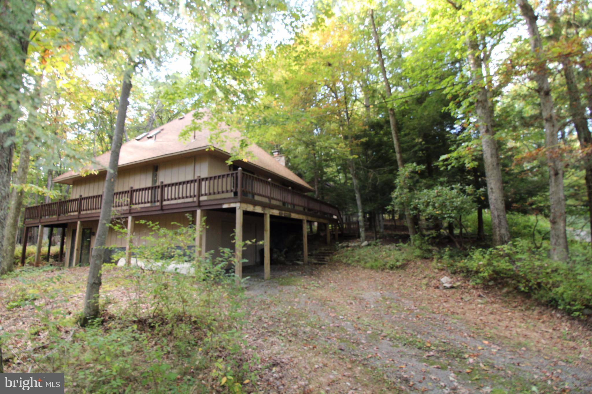 Terra Alta, WV 26764,401 HEMLOCK CIR