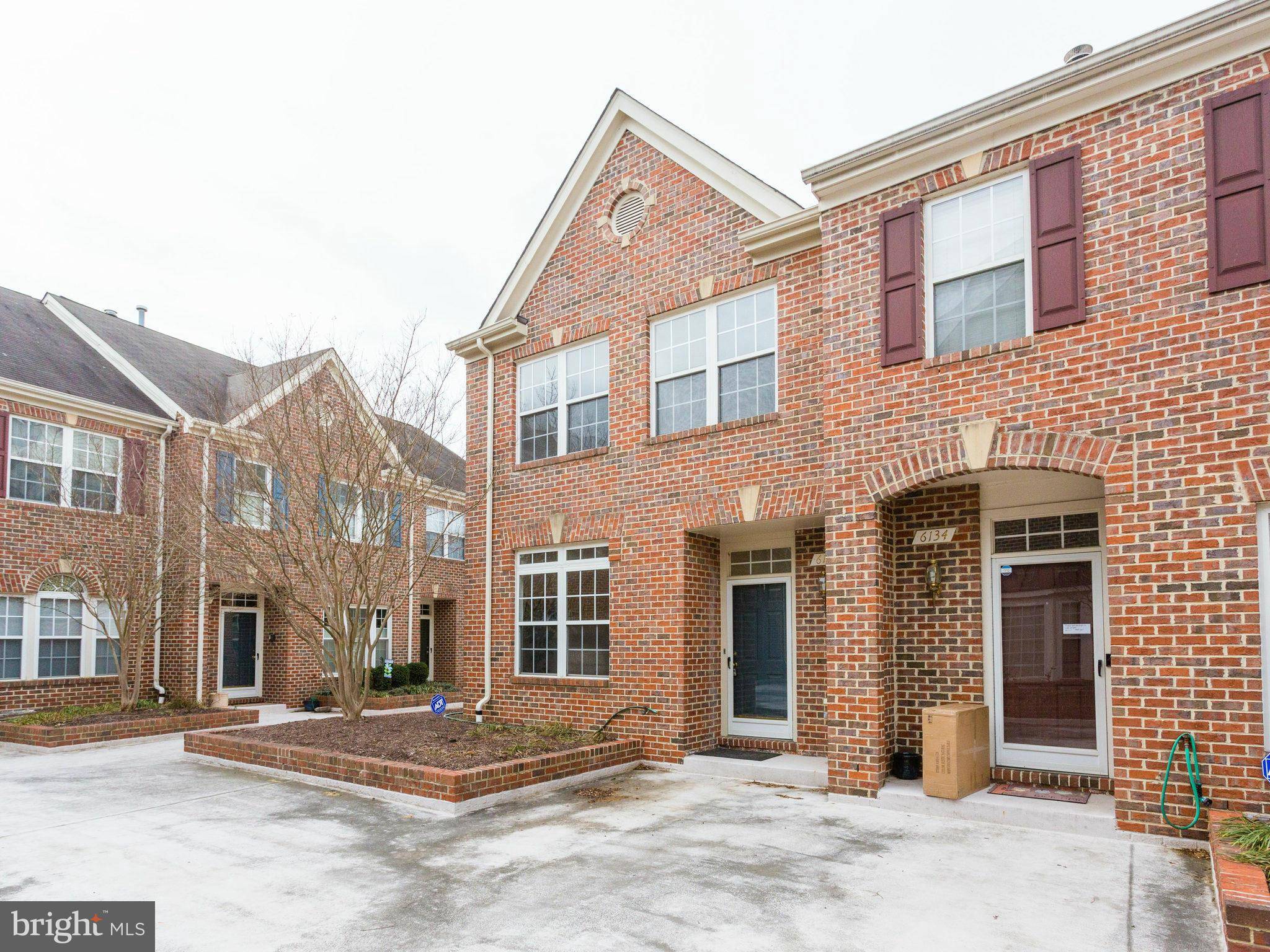 Falls Church, VA 22041,6136 MADISON CREST CT