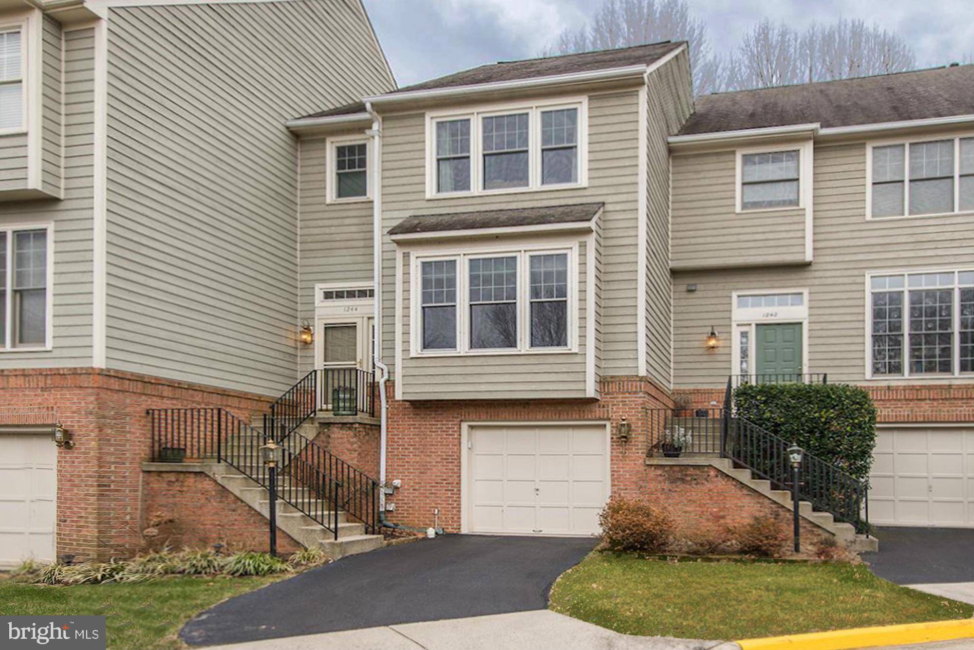 Reston, VA 20194,1244 WEATHERSTONE CT