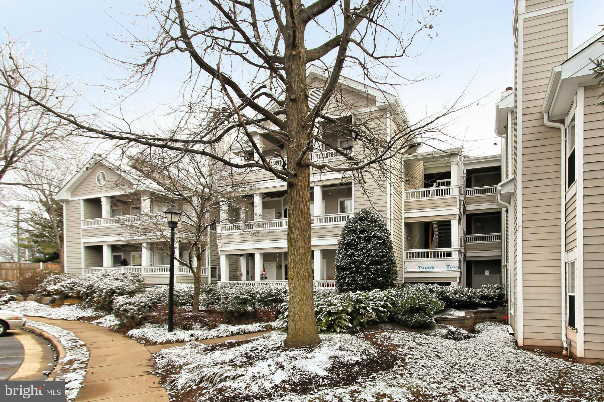 Centreville, VA 20121,6005 ROSEBUD LN #202