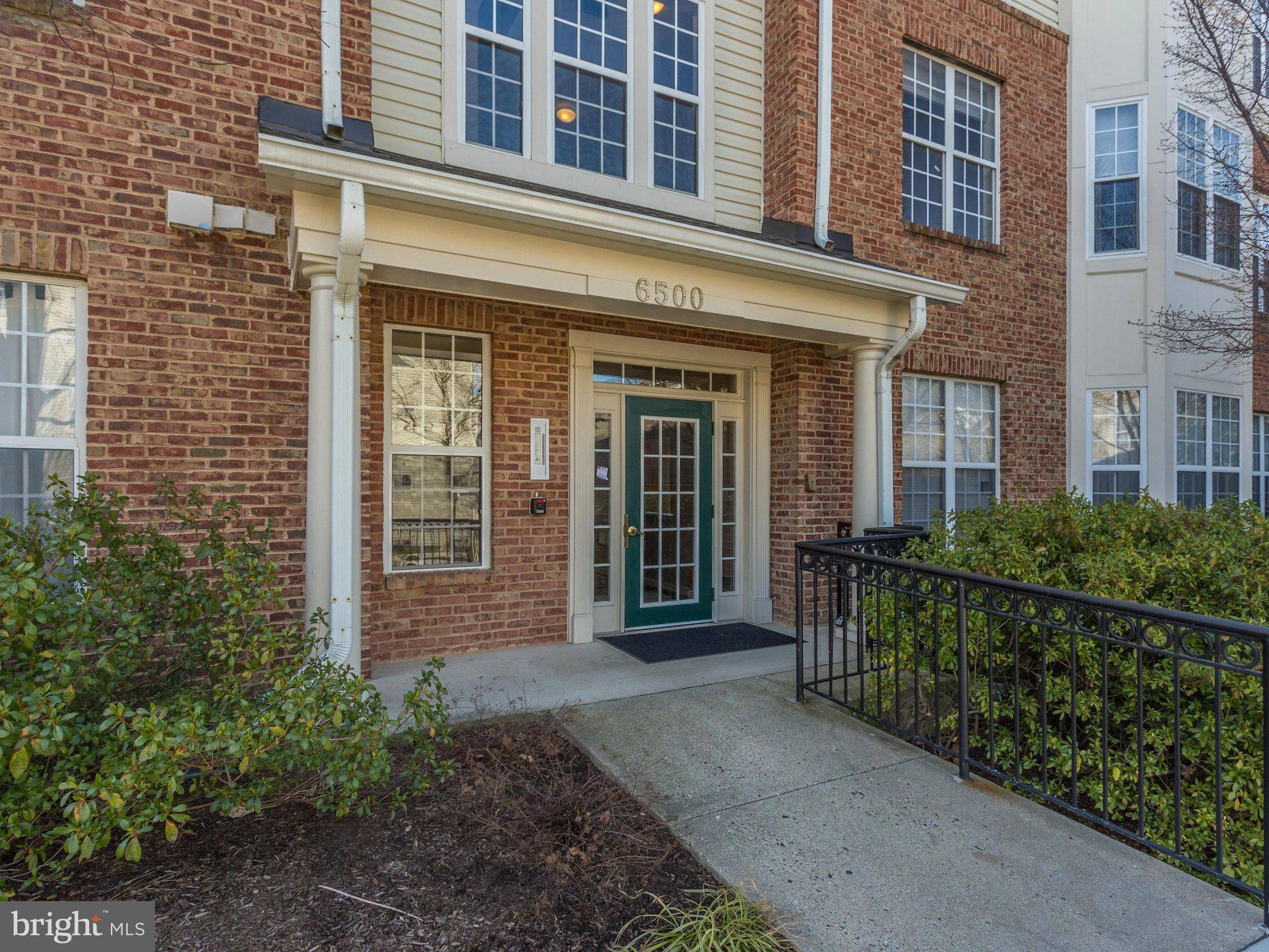 Alexandria, VA 22312,6500 TAYACK PL #301