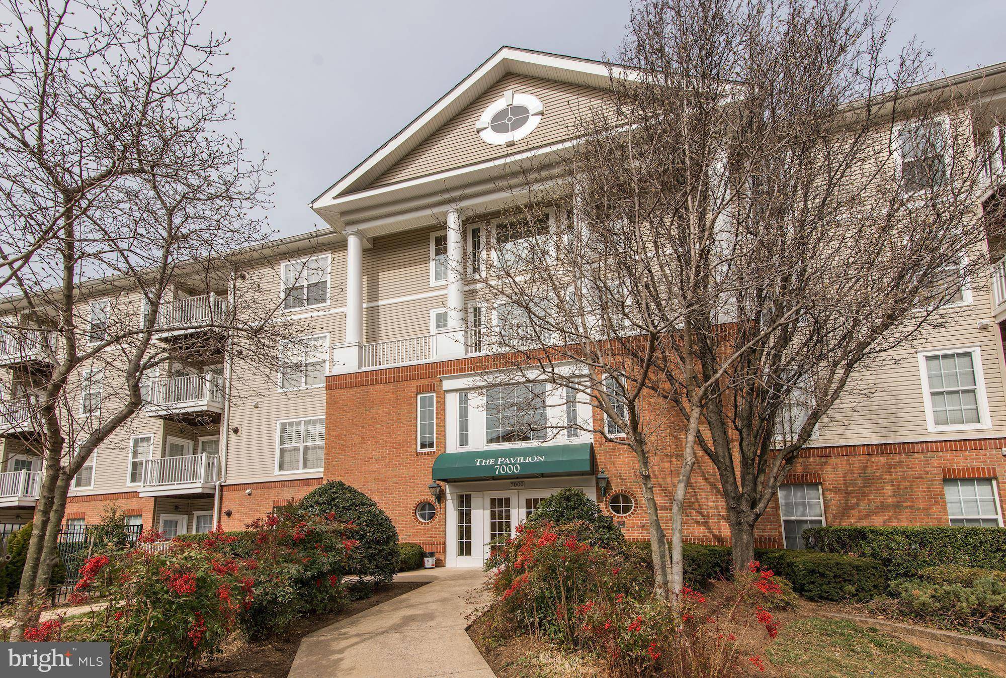 Falls Church, VA 22043,7000 FALLS REACH DR #406