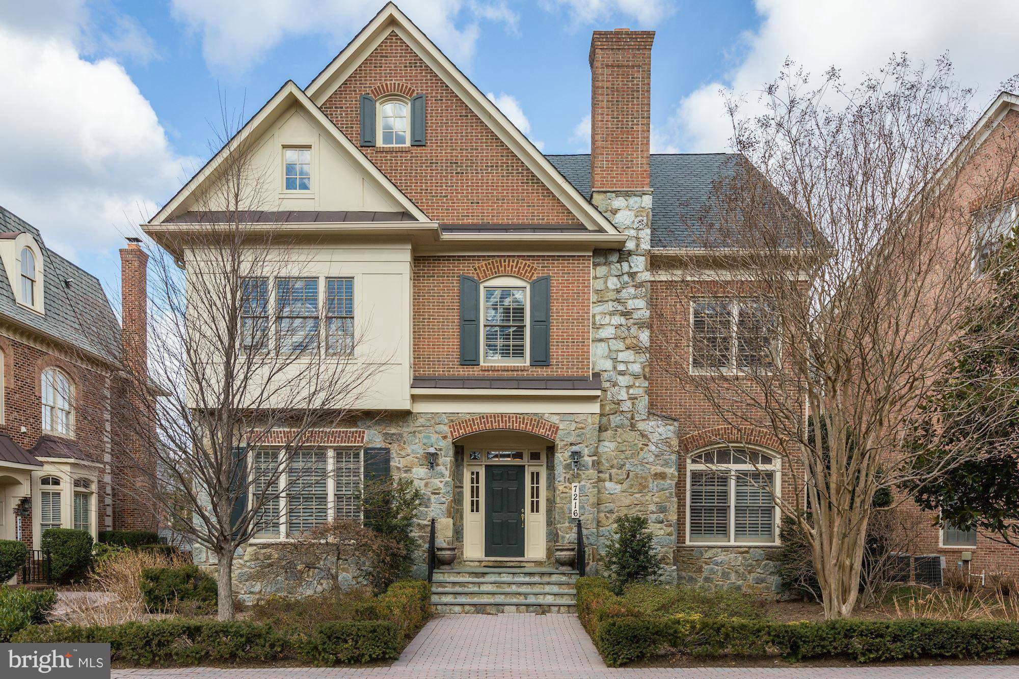 Mclean, VA 22101,7216 FARM MEADOW CT