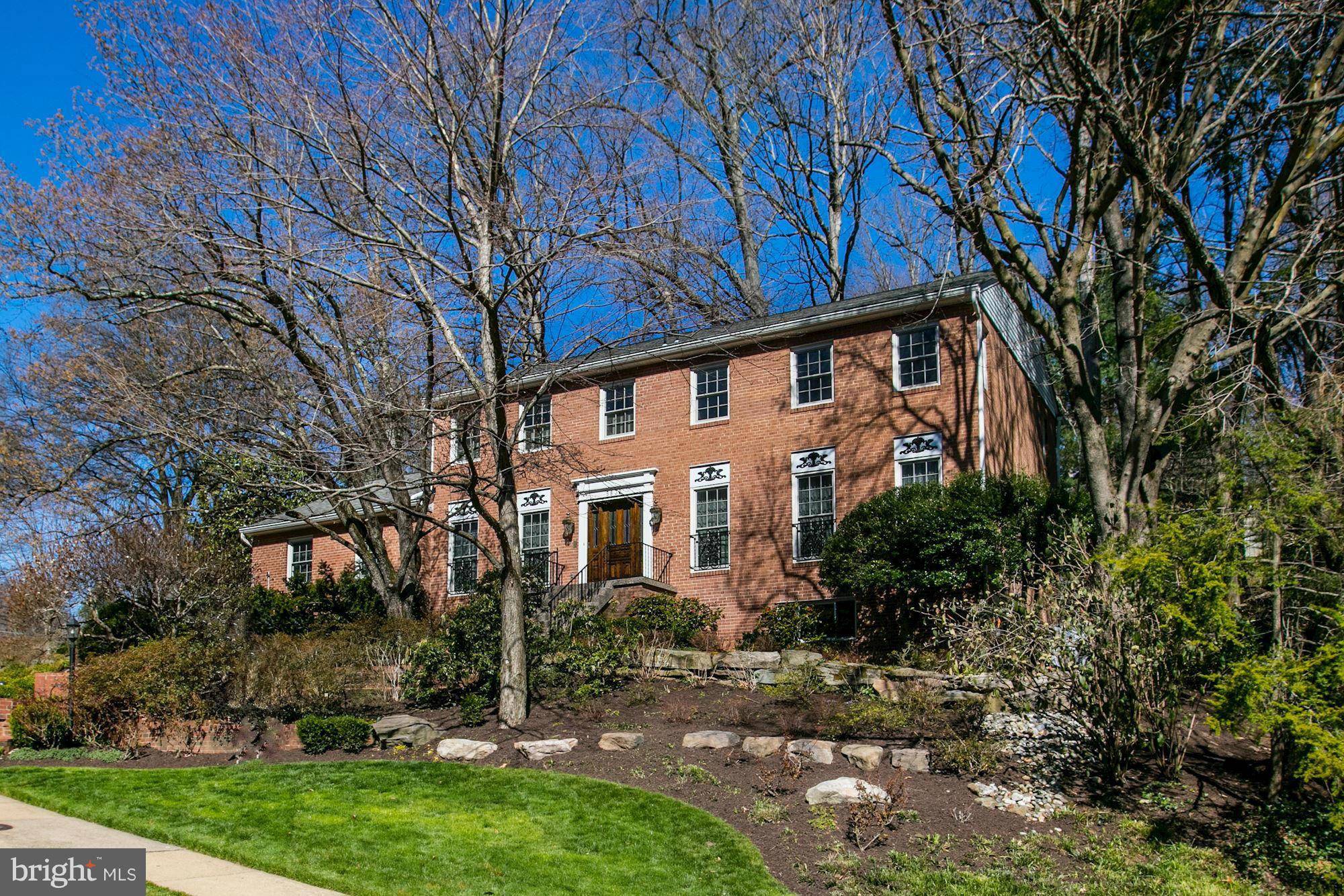 Mclean, VA 22101,5832 UPTON ST