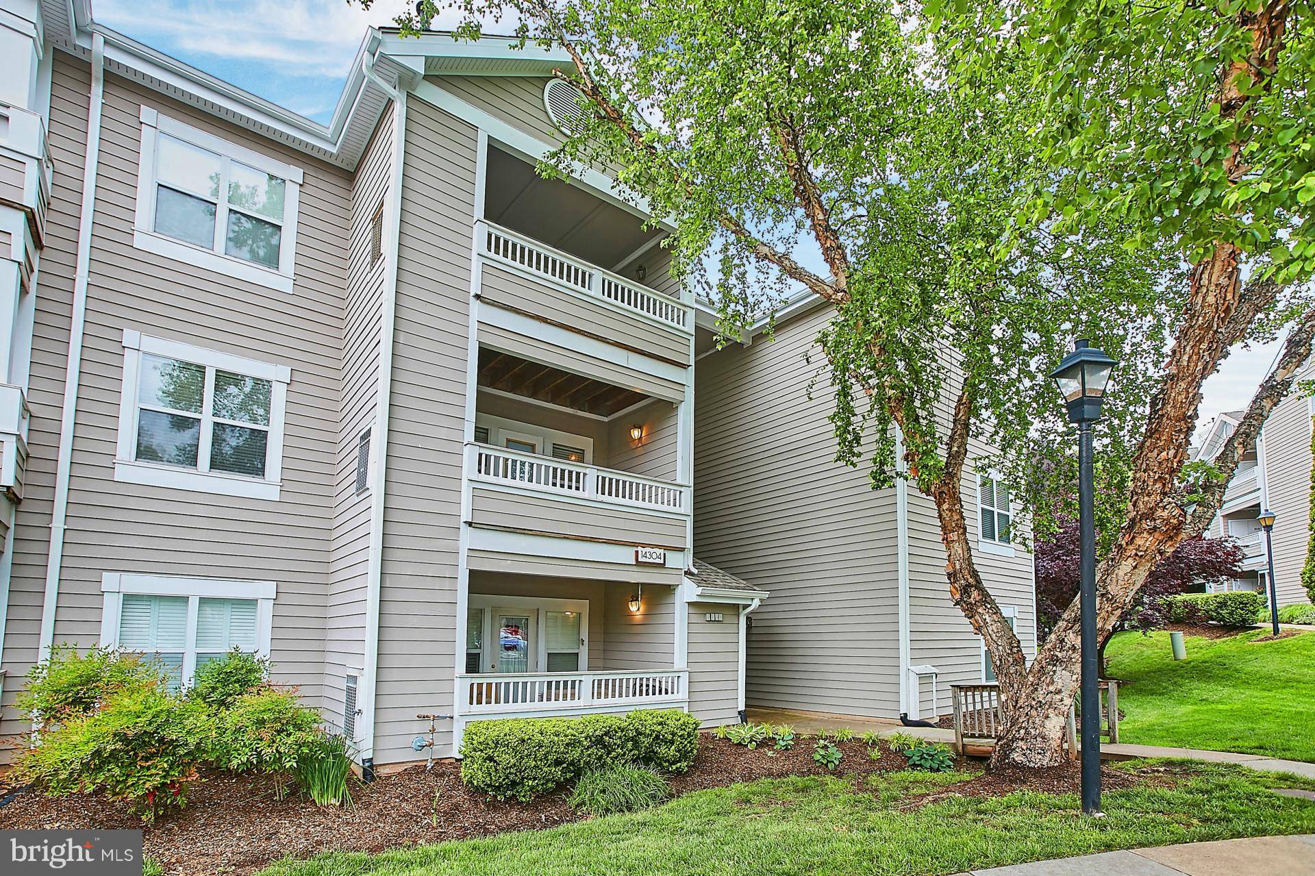 Centreville, VA 20121,14304 ROSY LN #24