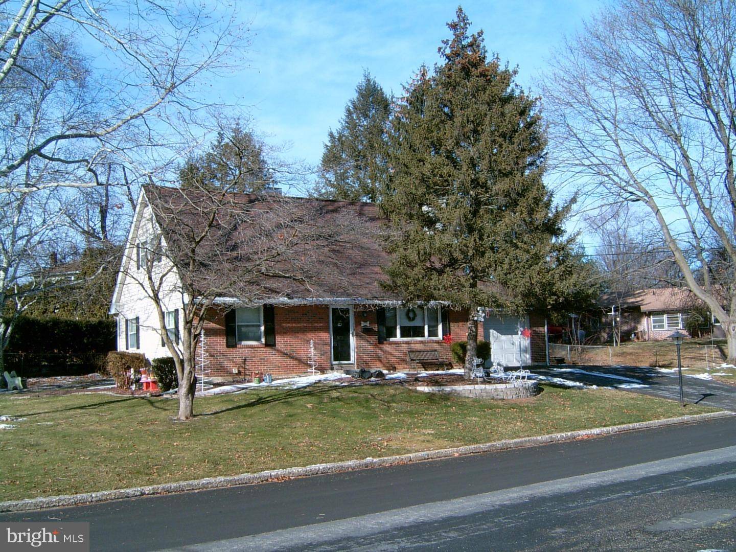 Lower Macungie, PA 18062,1611 LAUREL LN